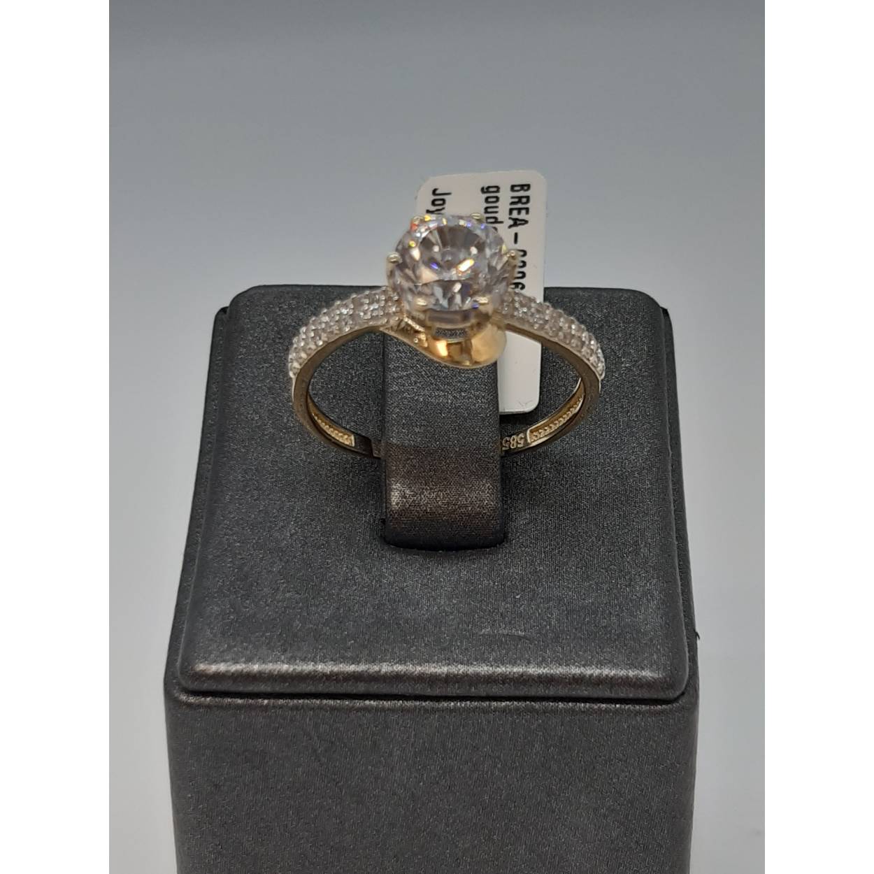 gouden ring
14 k met stenen