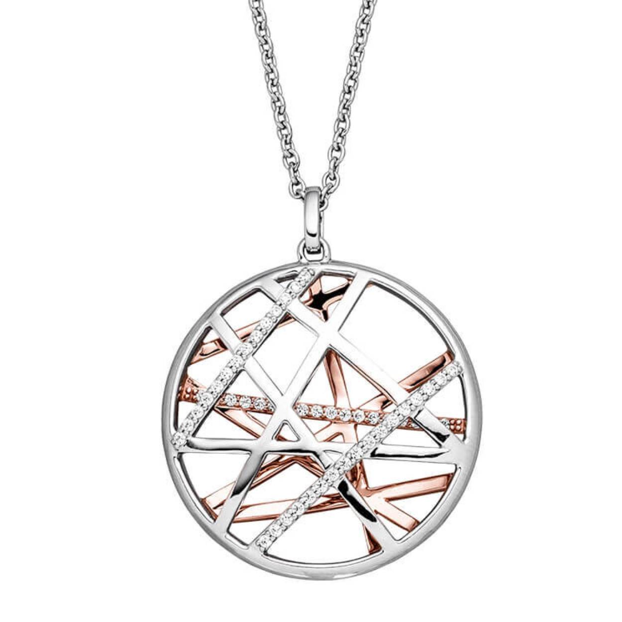 Deze collier heeft een prachtige hanger die bezet is met zirkonia. De kleur van de hanger is zilver/rosé. 