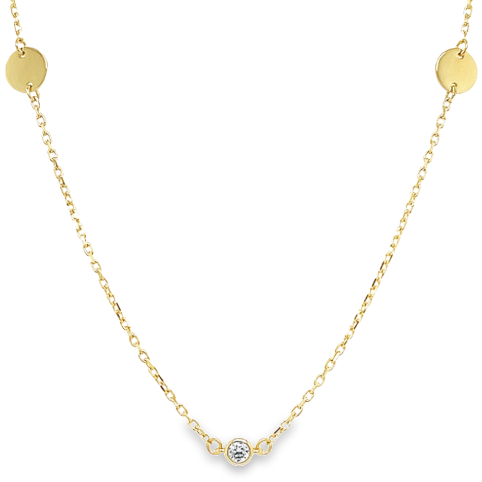 Dit 14-karaats geel gouden collier heeft een subtiele uitstraling. Het collier is anker geschakeld en deze schakel wordt onderbroken door kleine plaatjes en zirkonia steentjes gezet in een ronde zetkast. Armband GAS079WRSM is een setje met collier GCS079WRSM.