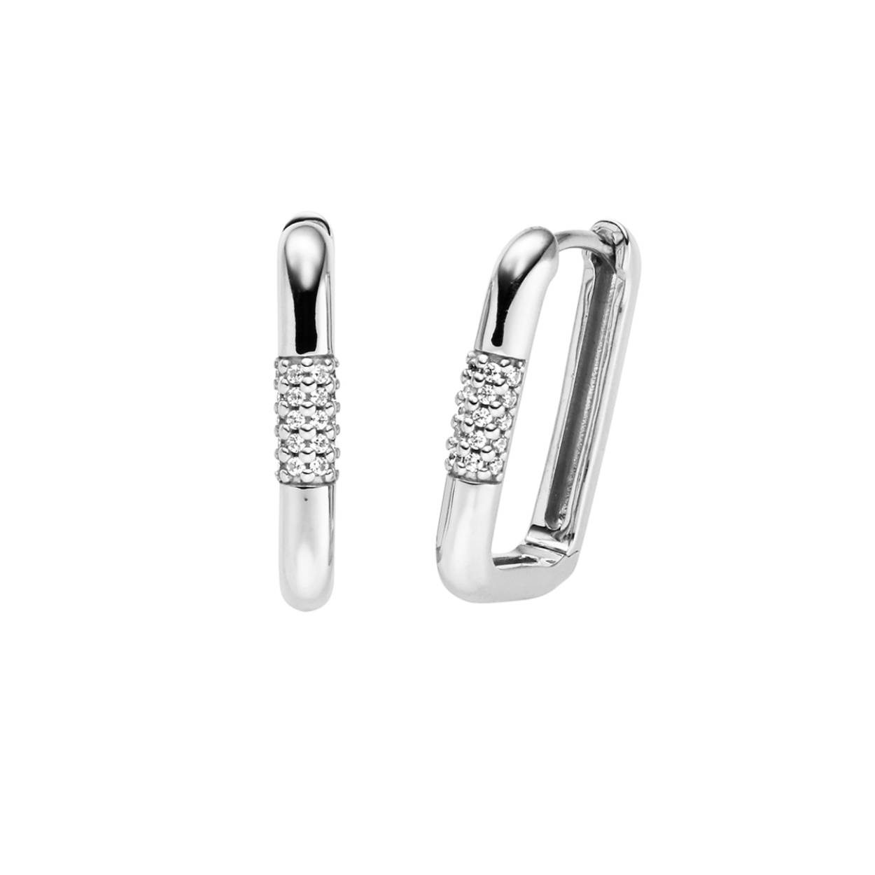 Prachtige trendy zilveren oorsieraden met zirkonia