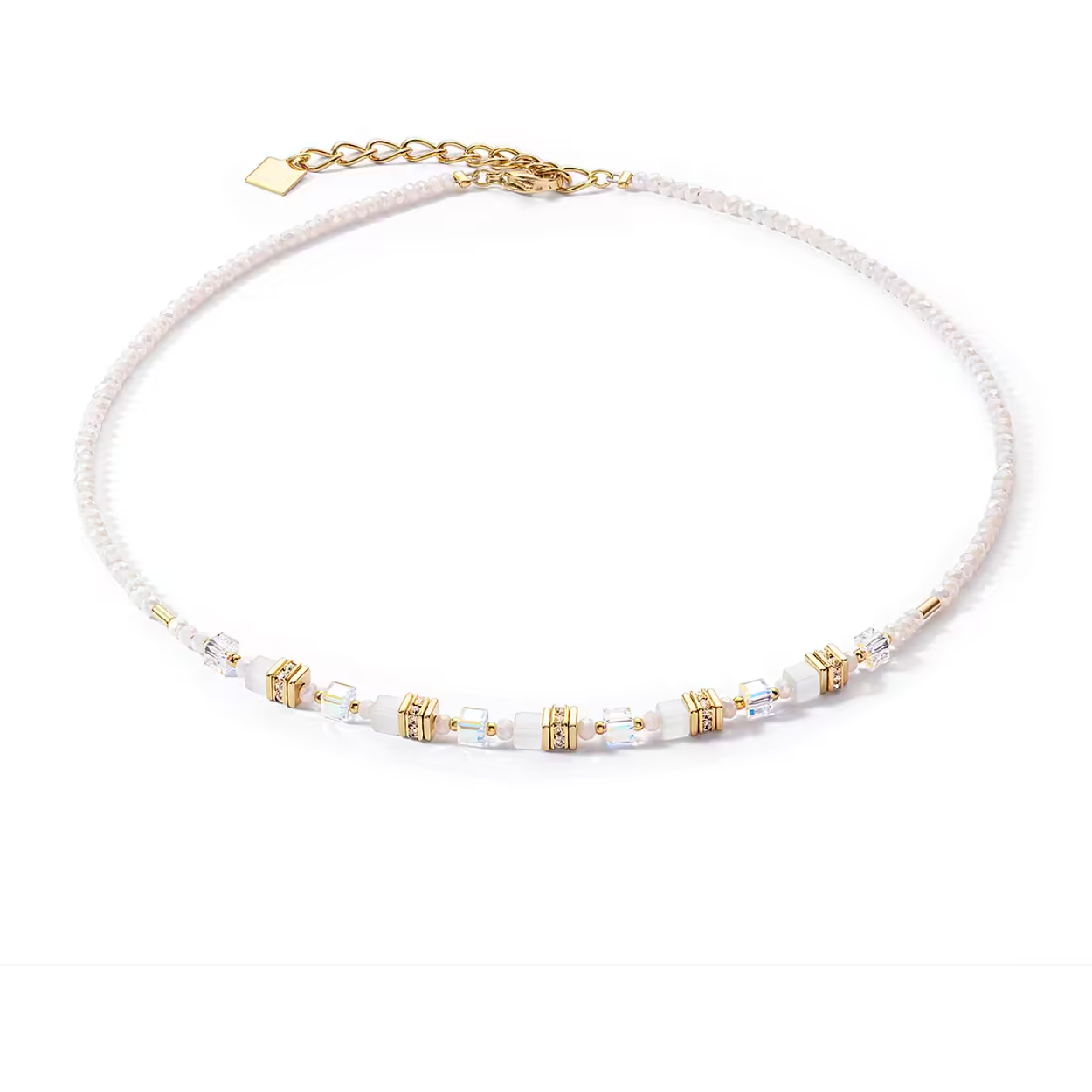 Dit is een collier van het merk Coeur de Lion gemaakt voor dames.