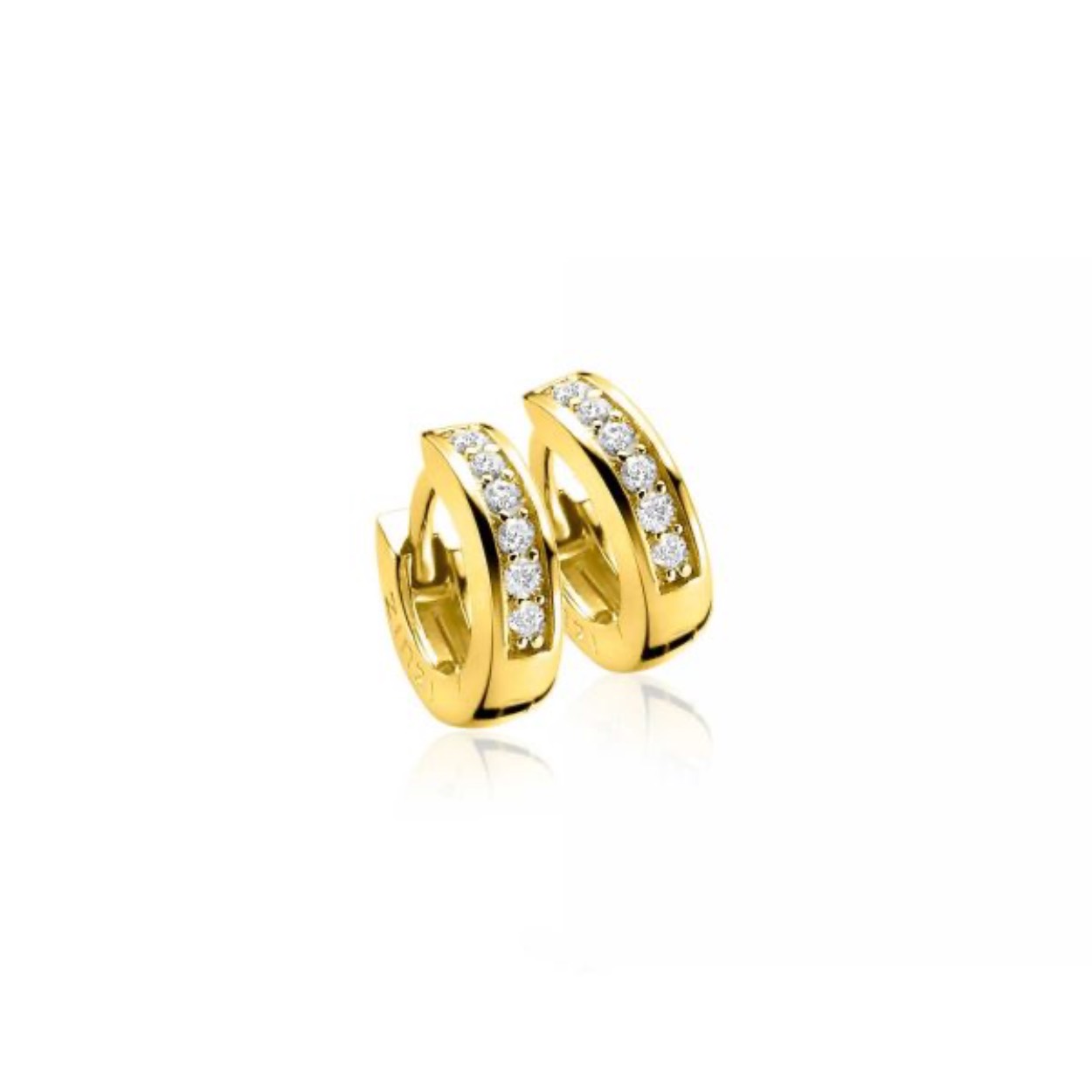 ZINZI gold plated zilveren oorringen (12x3mm) bezet met witte zirconia's en voorzien van luxe scharniersluiting. Ideaal te combineren met Zinzi oorbedels. Vervaardigd van eerste gehalte zilver (925) en voorzien van een extra 14K geel vergulding. De oorringen zijn in meerdere kleuren beschikbaar.