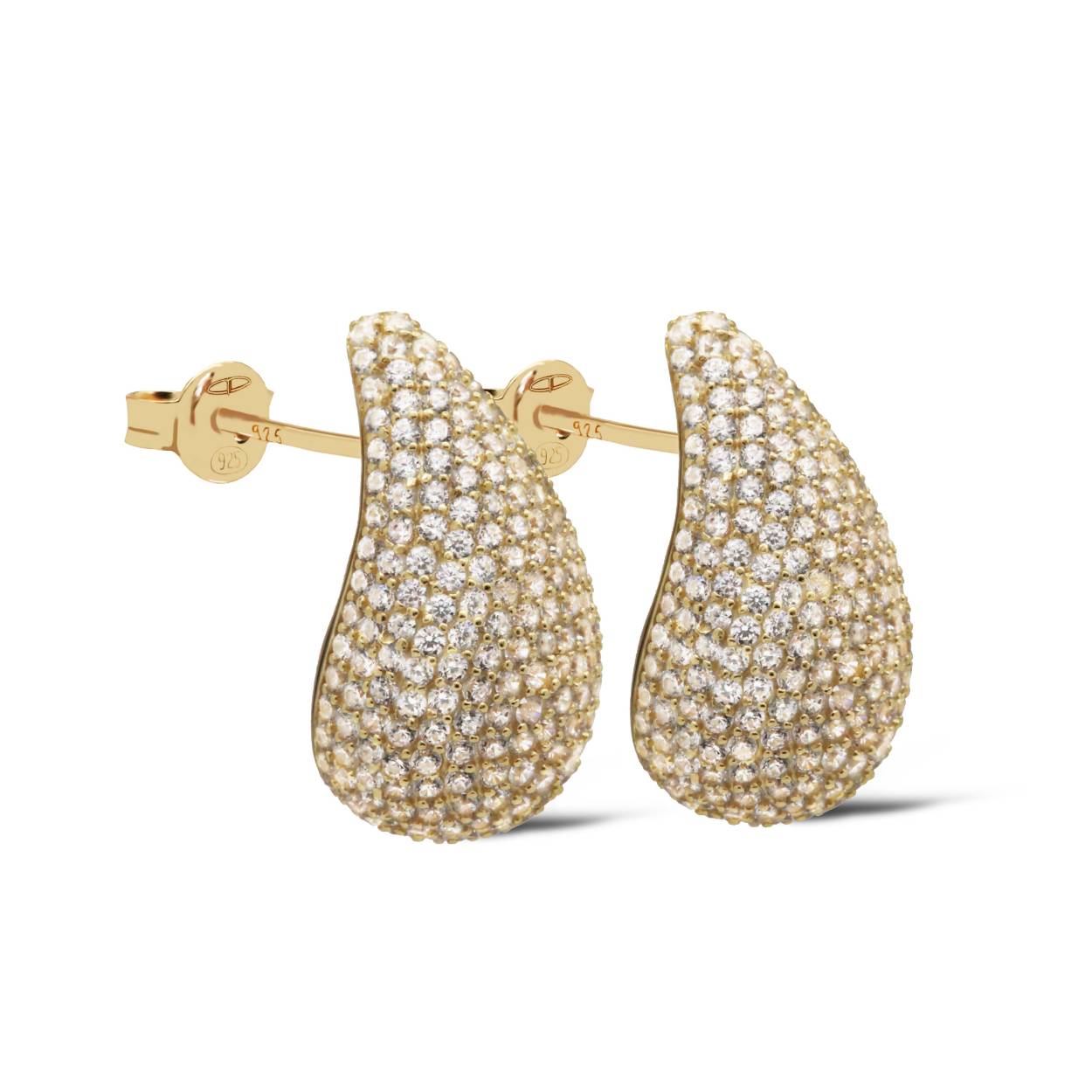 Dit zijn onze MILLIE DROP Oorstekers. De oorbellen zijn verkrijgbaar in 925 sterling zilver of met een 14K gouden plating.