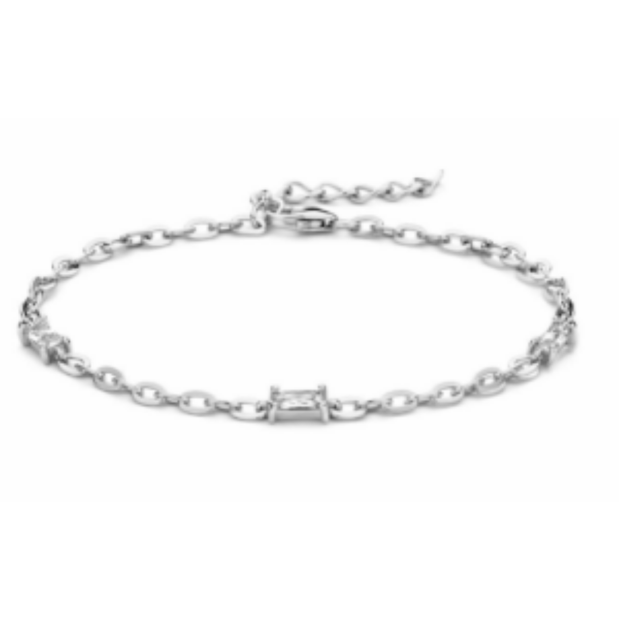 Gerhodineerd 925 zilveren armband uitgevoerd met zirkonia stenen. De armband heeft een draaglengte van 16cm met een extensie van 3cm.