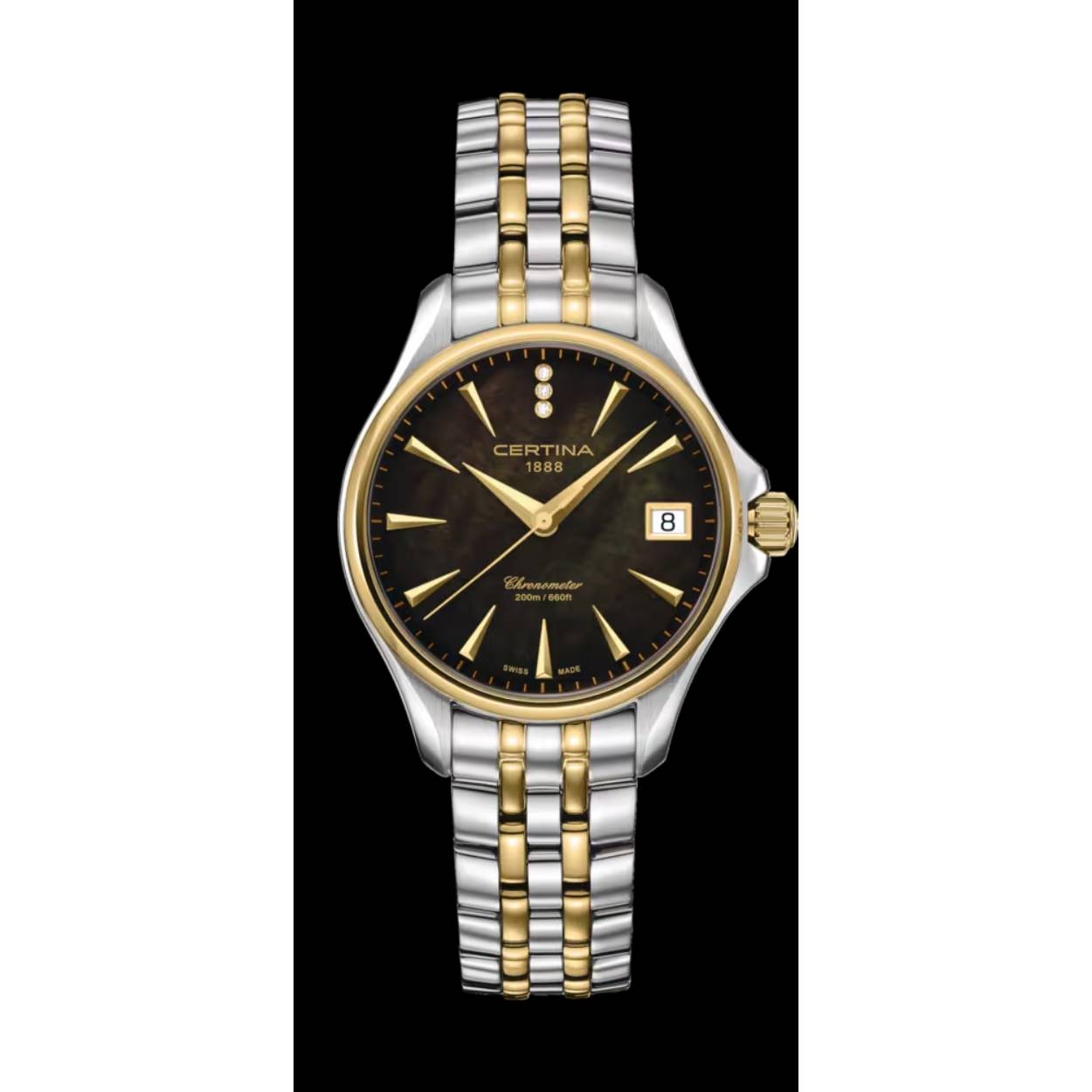 De DS Action Lady is meer dan alleen maar mooi. Zijn Precidrive(TM)-kwartskaliber is gecertificeerd als chronometer door het prestigieuze COSC-testinstituut. En alsof dat nog niet genoeg was, is het horloge ook nog waterdicht tot 20 bar. Vergis u niet, deze dame heeft meer in petto dan verwacht.
Het uiterst precieze mechanisme van dit uurwerk is officieel gecertificeerd als chronometer door het onafhankelijke testinstituut COSC. Kwaliteit van dat niveau spreekt voor zich. 
Alle Certina-chronometers hebben dan ook een uitgebreide garantie van drie jaar vanaf de aankoopdatum.

PVD is de afkorting voor physical vapour deposition en verwijst naar een moderne coatingmethode waarbij een materiaal, bijvoorbeeld goud, in verdampte vorm kan worden overgebracht op een stalen of titanium substraat. Het resultaat is even fijn als duurzaam. PVD is bestendig, corrosiebestendig en zeer hard.

Parelmoer
Dit organische materiaal, dat Certina gebruikt voor bijzonder kostbare wijzerplaten van dameshorloges, is afkomstig van de binnenste schelplaag van sommige weekdieren. Het iriserende, glanzende paarlemoer is erg bros en moet met grote zorg worden verwerkt, wat het nog waardevoller maakt.

Saffier horlogekristal wordt gemaakt van aluminiumoxidekracht (Al2O3) die tot meer dan 2000°C wordt verhit. De resulterende saffieren klomp wordt met grote precisie in fijne plakjes gesneden, bijgesneden en gepolijst. Saffier is extreem krasbestendig, schokbestendig en zeer transparant. Daarom is saffierglas een essentieel element in het DS Concept en wordt het door Certina gebruikt in al haar modellen om de wijzerplaten te beschermen.