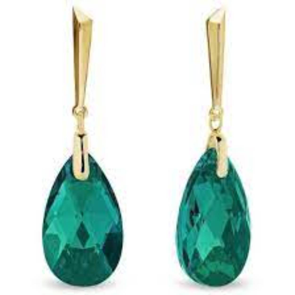 Spark Lacrima Gilded Earrings Emerald
Zilveren oorhangers met een geelgouden plating en voorzien van  prachtige groene Swarovski kristallen.
