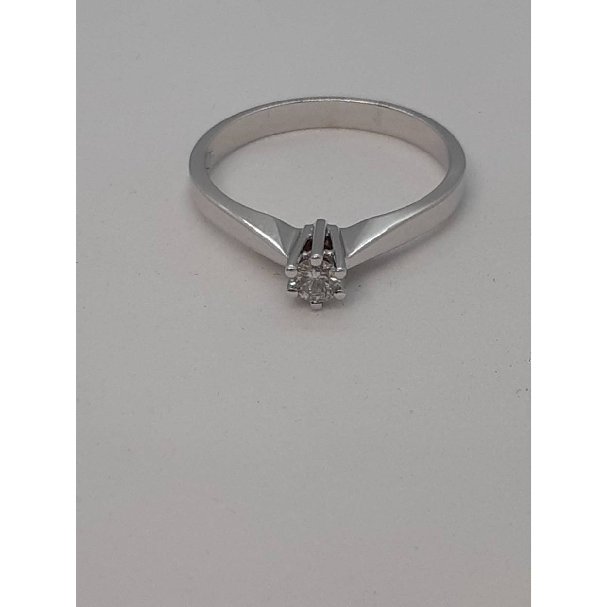 witgouden ring 
14k met diamant sten 