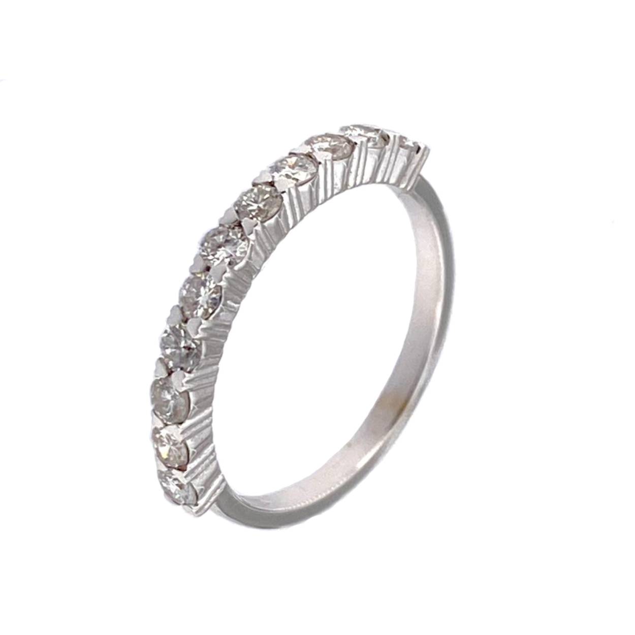 18 karaat wit goud met 0.45ct briljant in een hartjes zetting