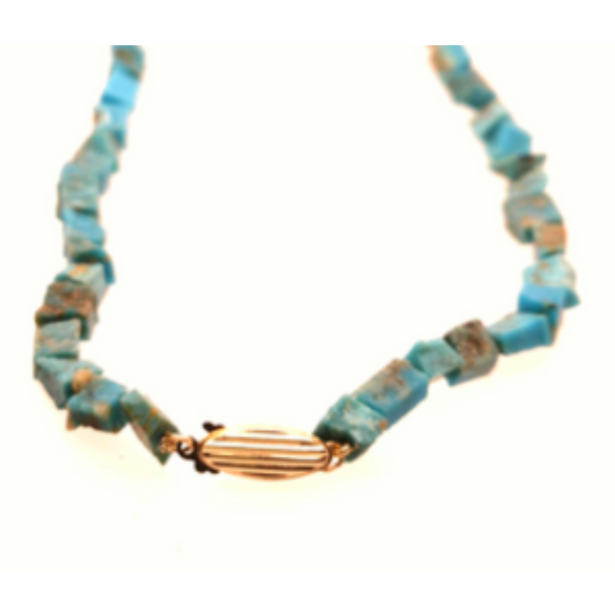 turkoois collier met gouden sierslot