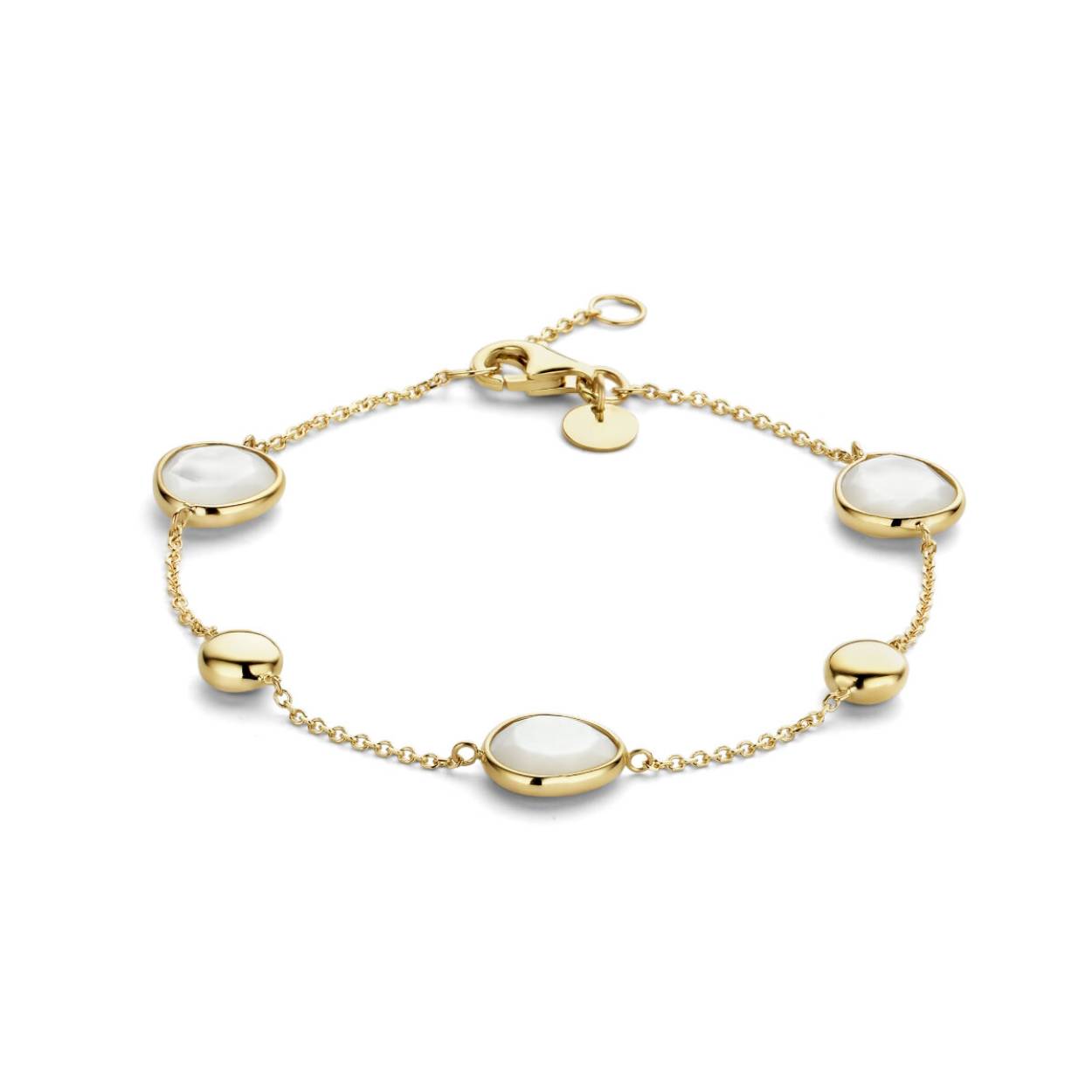 14k Geelgouden armband uitgevoerd met parelmoer en een karabijn sluiting. De armband heeft draaglengtes van 17 en 19cm. De schakelbreedte is 1.2mm.&nbsp;