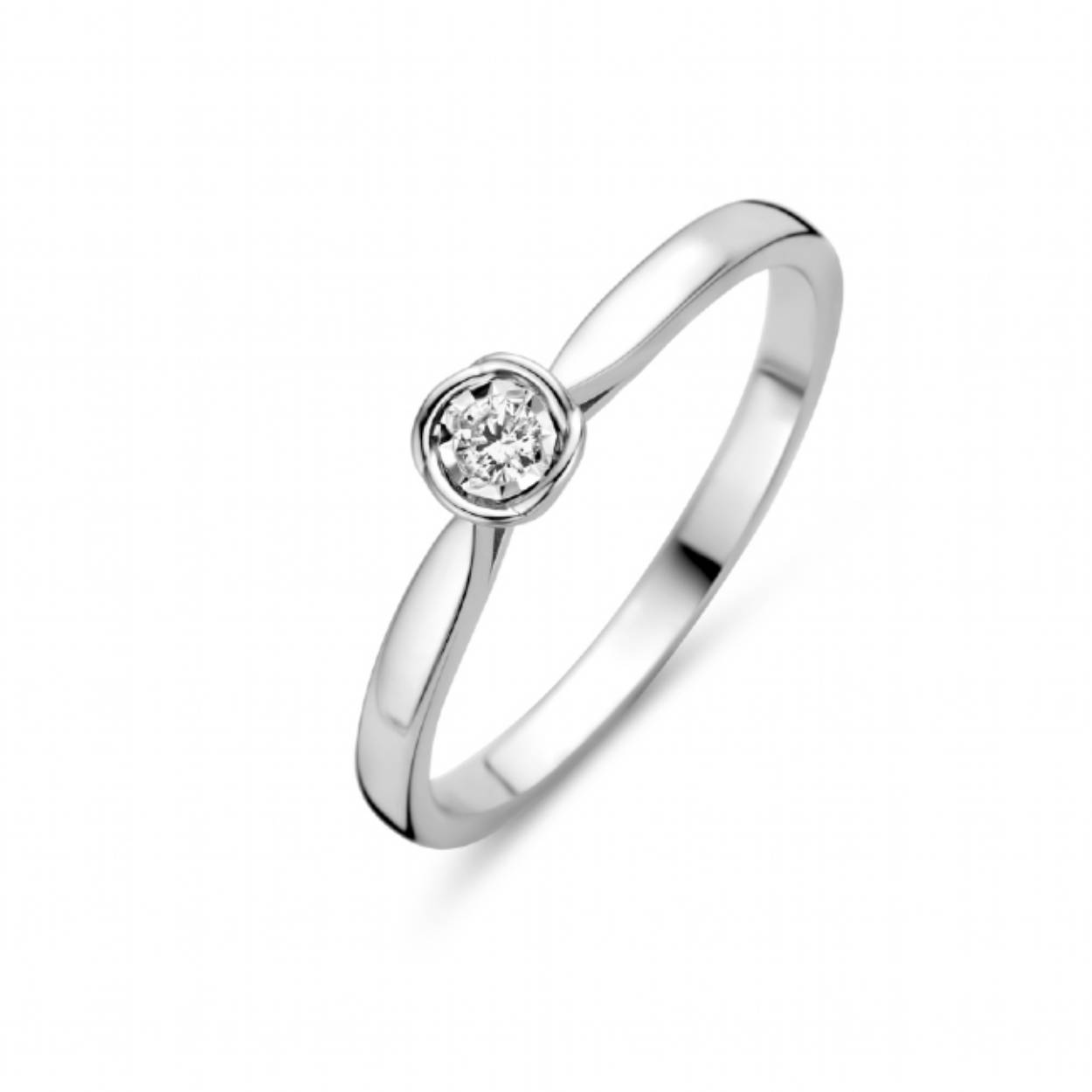 Luxe zilveren ring met een 0.06 crt diamant uit de collectie van Rosa di Luca. De ring is in verschillende maten te verkrijgen.