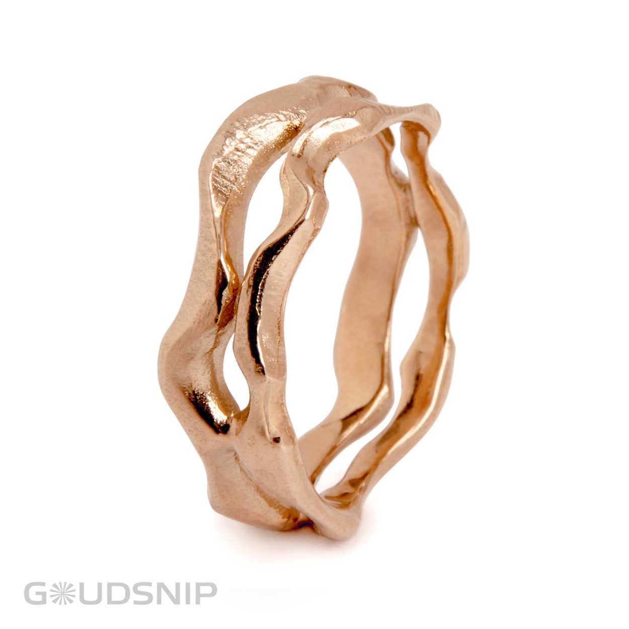 Deze rosé gouden ring is tevens zeer geschikt als  trouwring / relatiering

Handgemaakt in ons atelier. Deze ring is ook in het geelgoud en zilver verkrijgbaar.