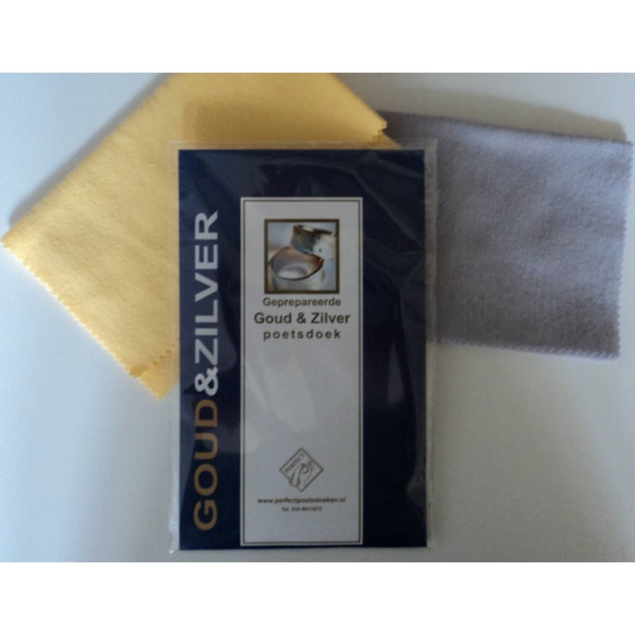 Door met de doek het gouden, zilveren of nikkelen voorwerp op te wrijven maakt, dat het edelmetaal direct weer glanzend en schoon wordt.