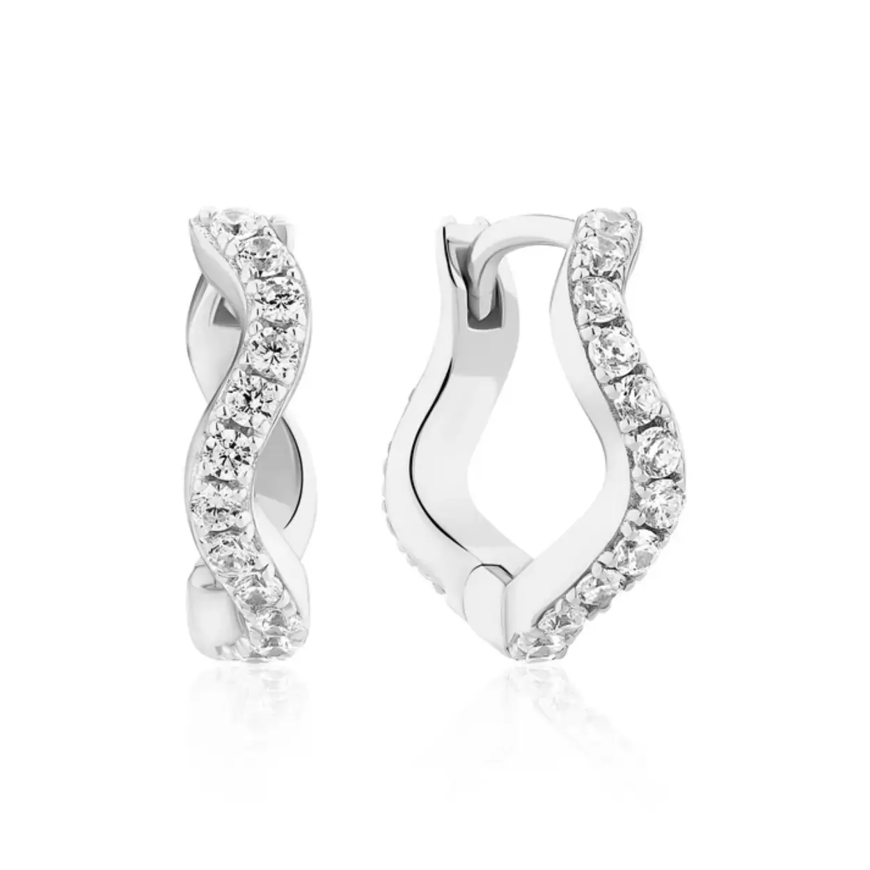 Oorbellen gemaakt van 18 karaats verguld 925 sterling zilver, gepolijst oppervlak en hoorn met facetgeslepen witte zirkonia.

Afmetingen oorbellen: Diameter 15 mm, breedte 2 mm, dikte 2 mm