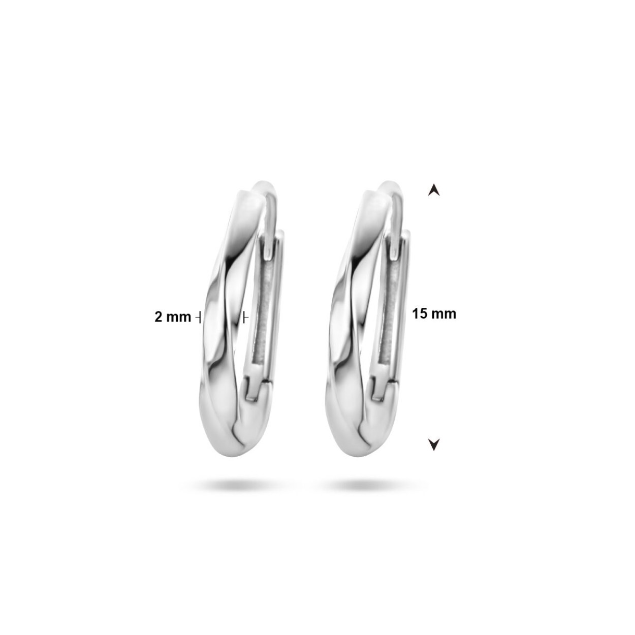 Gerhodineerd 925 zilveren klapoorringen met een afmeting van 15x2mm.