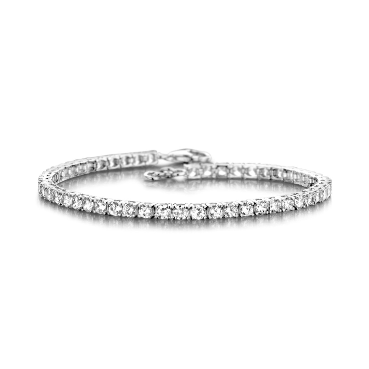 Zilveren armband (tennis bracelet) met zirkonium steentjes 
Lengte: 18 cm
