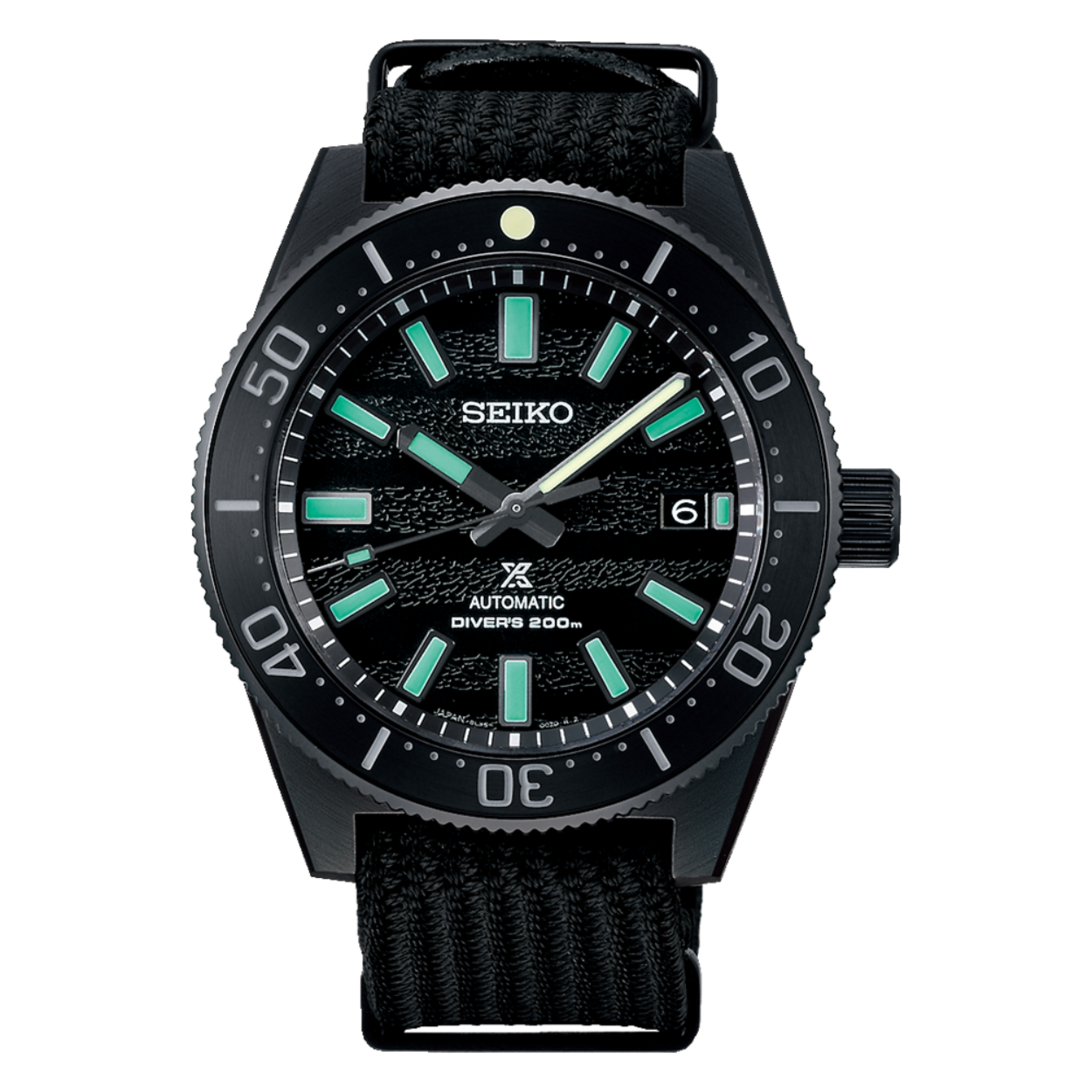 Dit Seiko horloge behoort tot de Prospex Black Series collectie. Dit horloge is een limited editie met een oplage van 600 stuks.
Referentienummer: SLA067J1 

De Seiko Prospex is voorzien van een automatisch uurwerk met een gangreserve van 50 uur, en de kast is gemaakt van hardcoated edelstaal. Het horloge heeft een diameter van 41.3 mm en is getest op een waterdichtheid van 20 ATM / 200 meter. De horlogeband is gemaakt van polyester. 

De horloges uit The Black Series worden aangeboden met een supersterke stoffen band waarin een traditionele vlechttechniek uit Japan, Seichu genaamd, is verwerkt. De sterkte en weerstand van deze Seichu-banden tegen de inwerking van zonlicht en zeewater voldoen aan de hoogste normen van Seiko Prospex duikershorloges. 




