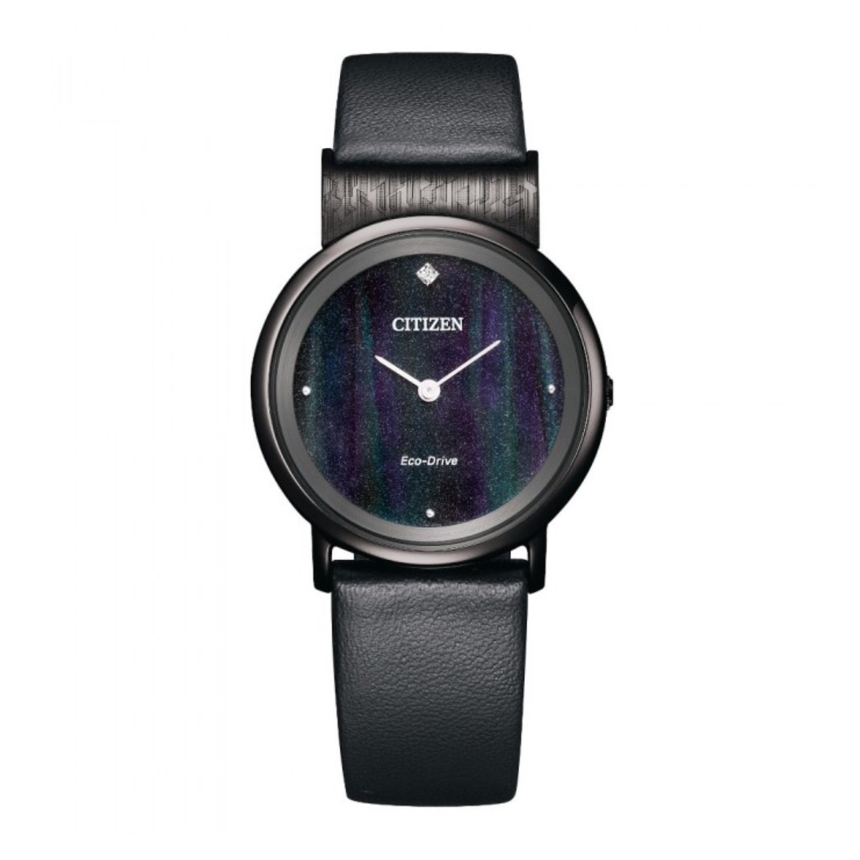 Dit Citizen horloge heeft een titanium kast met een diameter van 31mm en is voorzien van een band. In de kast bevindt zich een kwaliteitsuurwerk en is afgewerkt met saffierglas.

Het horloge is 5ATM. Dit betekent dat het horloge geschikt is voor douchen. Verder wordt het horloge geleverd met 2 jaar wereldwijde garantie.