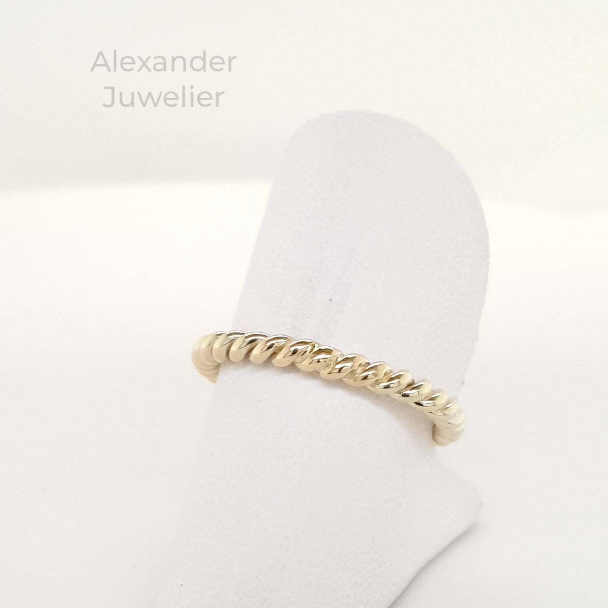 14krt. geelgouden koordring 2.4mm