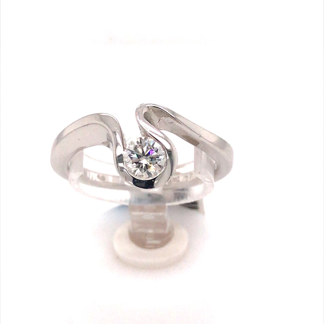 18krt witgouden ring Rivoir met diamant