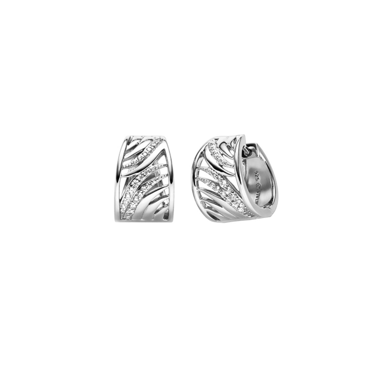 Prachtige zilveren oorsieraden met zirkonia.