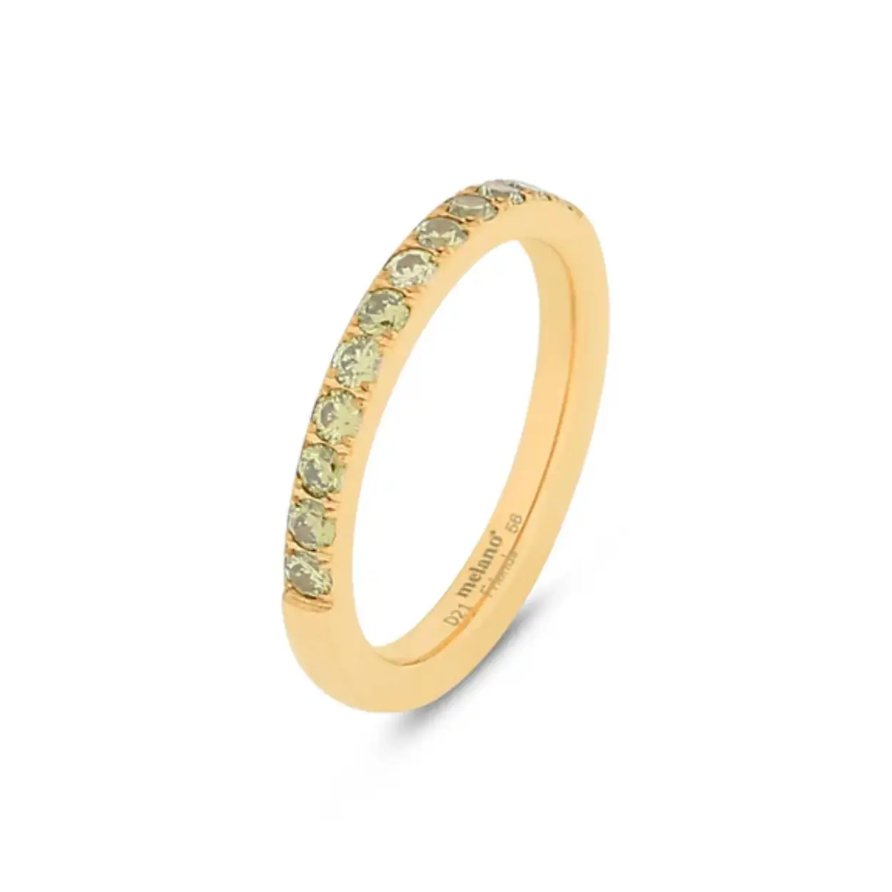 De Melano Friends Saddy ring is een prachtige sprankelende ring die zowel los te dragen is, maar ook geweldig staat als aanschuifring bij alle andere Melano ringen. De ring is een bredere variant van onze bekende Sadé CZ ring en is er in drie verschillende subtiele tinten zirkonia. De Saddy ring is 2,5 mm breed en is verkrijgbaar in een zilver-, rose goud- of goudkleurige plating.