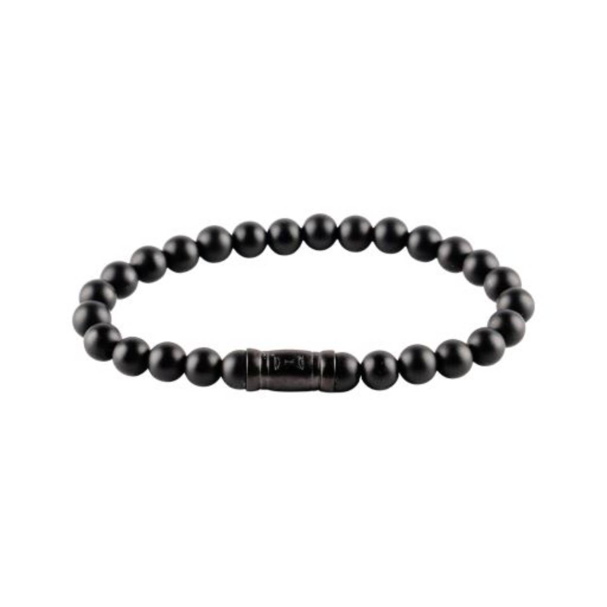 Dit is een jongensarmband van het merk AZE Jewels uit de collectie AZE Junior. De kleur van deze armband is zwart. De sluiting van deze armband is gemaakt van 925 sterling zilver. De maat is: XS (14,5 cm). Daarnaast is de dikte van deze armband: 6 mm