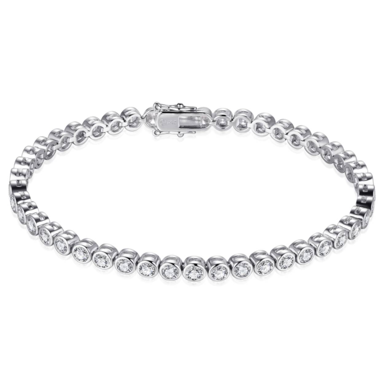 Mooie Zilveren armband gezet met vele sprankelende zirkonia's in kastzetting is beschikbaar in de maten: 18cm, 19cm, 20cm. 

Beschikt over scharnier en veiligheidssluiting.

Als u dit product wilt bestellen, kan u bij het afrekenen in het kopje opmerkingen de gewenste maat doorgeven. Bijvoorbeeld: maat 19cm.