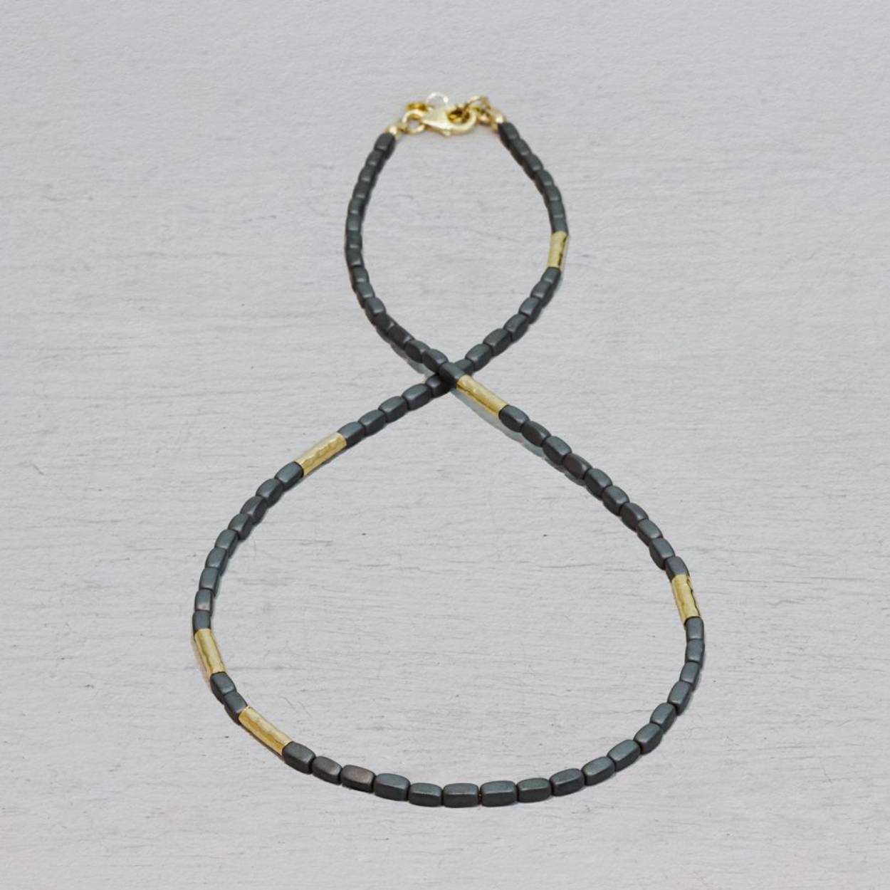 Jéh Jewels collier zilver verguld met hematiet.