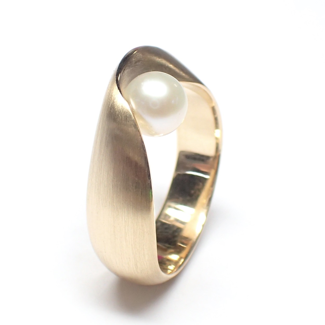 14 karaat geelgouden ring met akoya parel