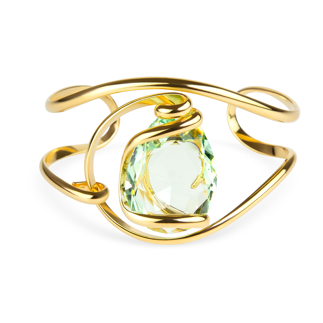 De sieraden van Andrea Marazzini worden ontworpen en handgemaakt in Italië. Dit sieraad is gemaakt van goud verguld metaal in combinatie met kristal van hoge kwaliteit. Het materiaal is hypoallergeen en nikkelvrij. Ieder Andrea Marazzini sieraad is uniek en een schoonheid voor het oog. 

Sieraad type: Armband

Collectie: New Drop
Steenkleur: Peridot
Steengrootte: NDR