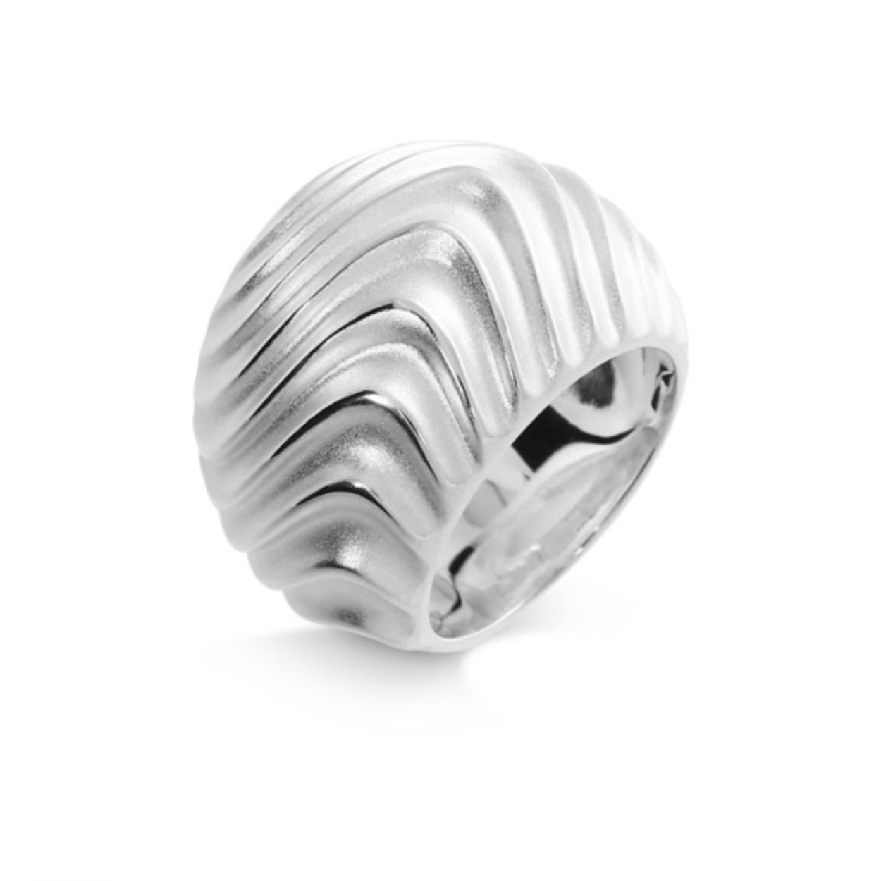 Zilveren waves ring
Breedte: 18mm
