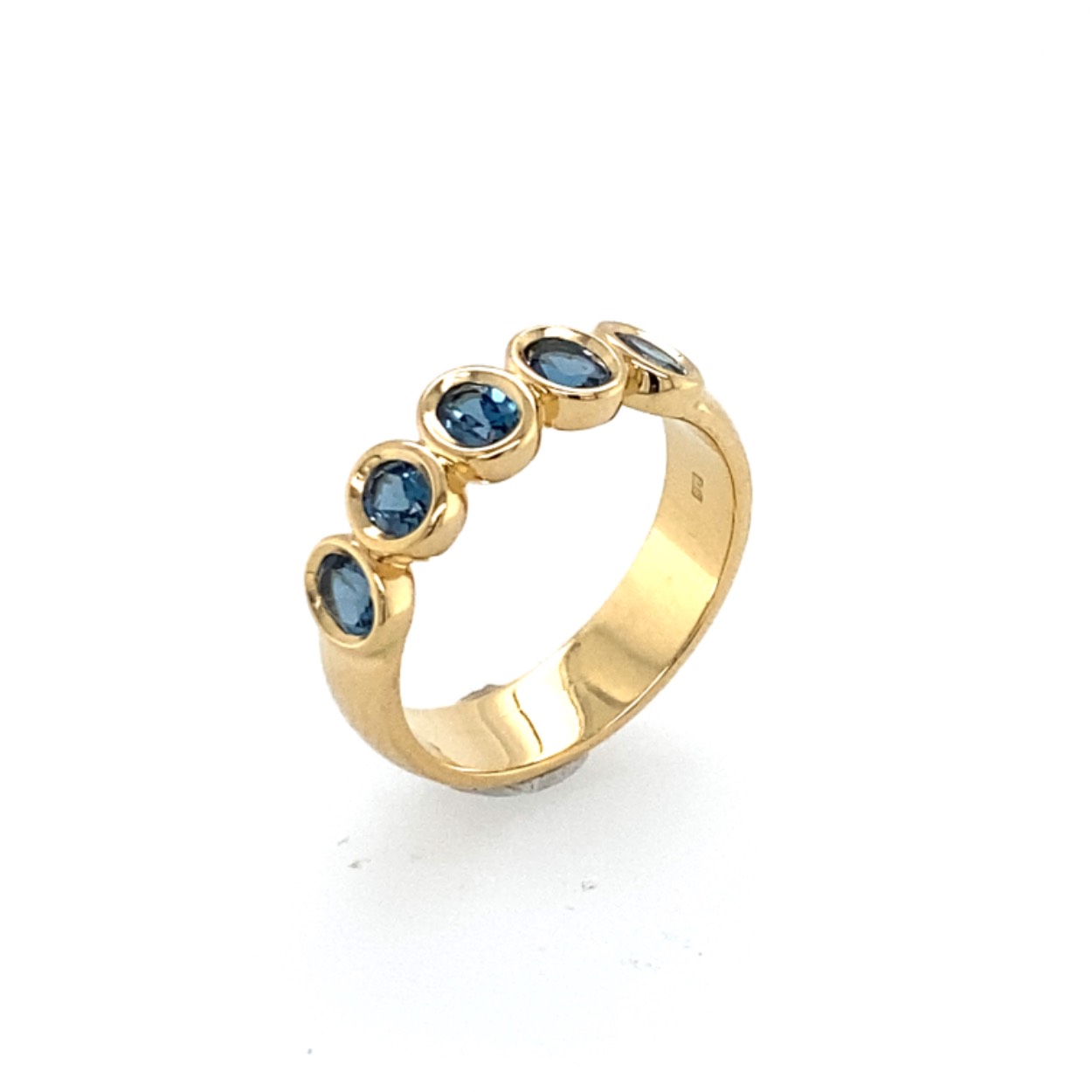 18 krt geelgouden Belize ring met 5x ovaal london blue topaas