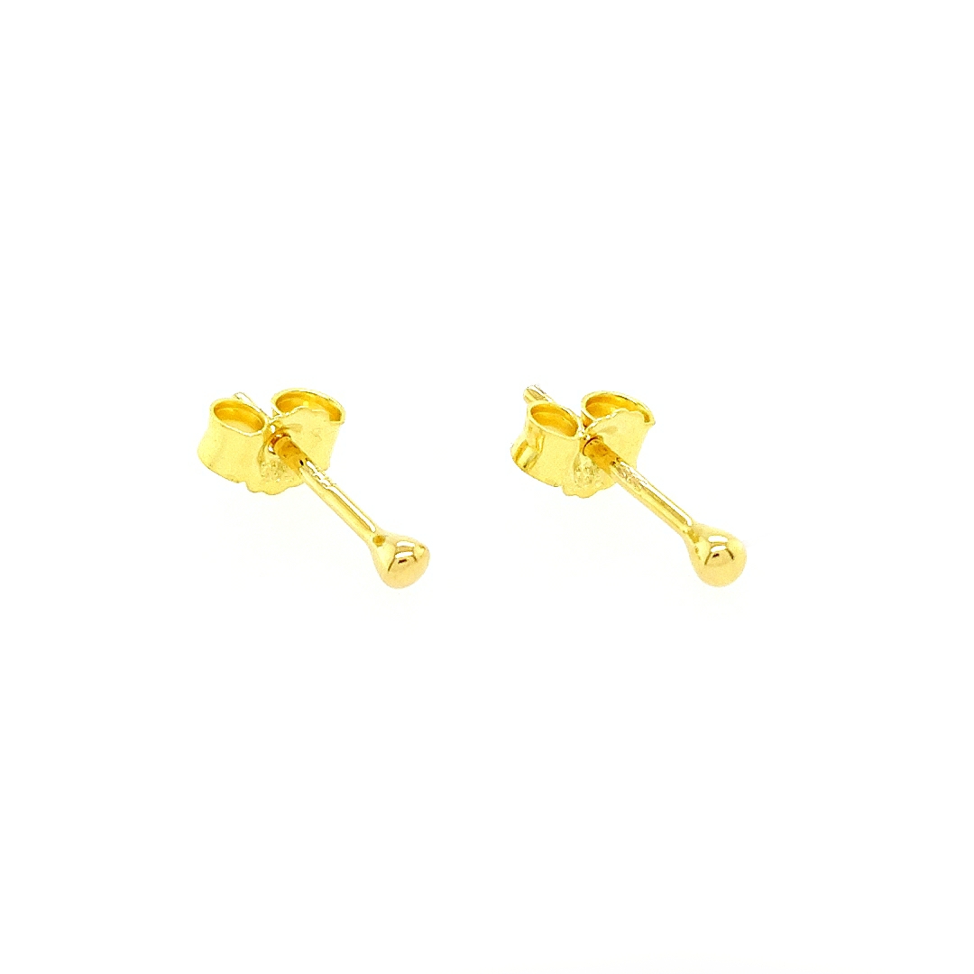 Deze geel gouden oorstekers zijn gemaakt van 14-karaats goud. Bolletjes oorstekers zijn tijdloos en een must have voor elke oorsieraden collectie.