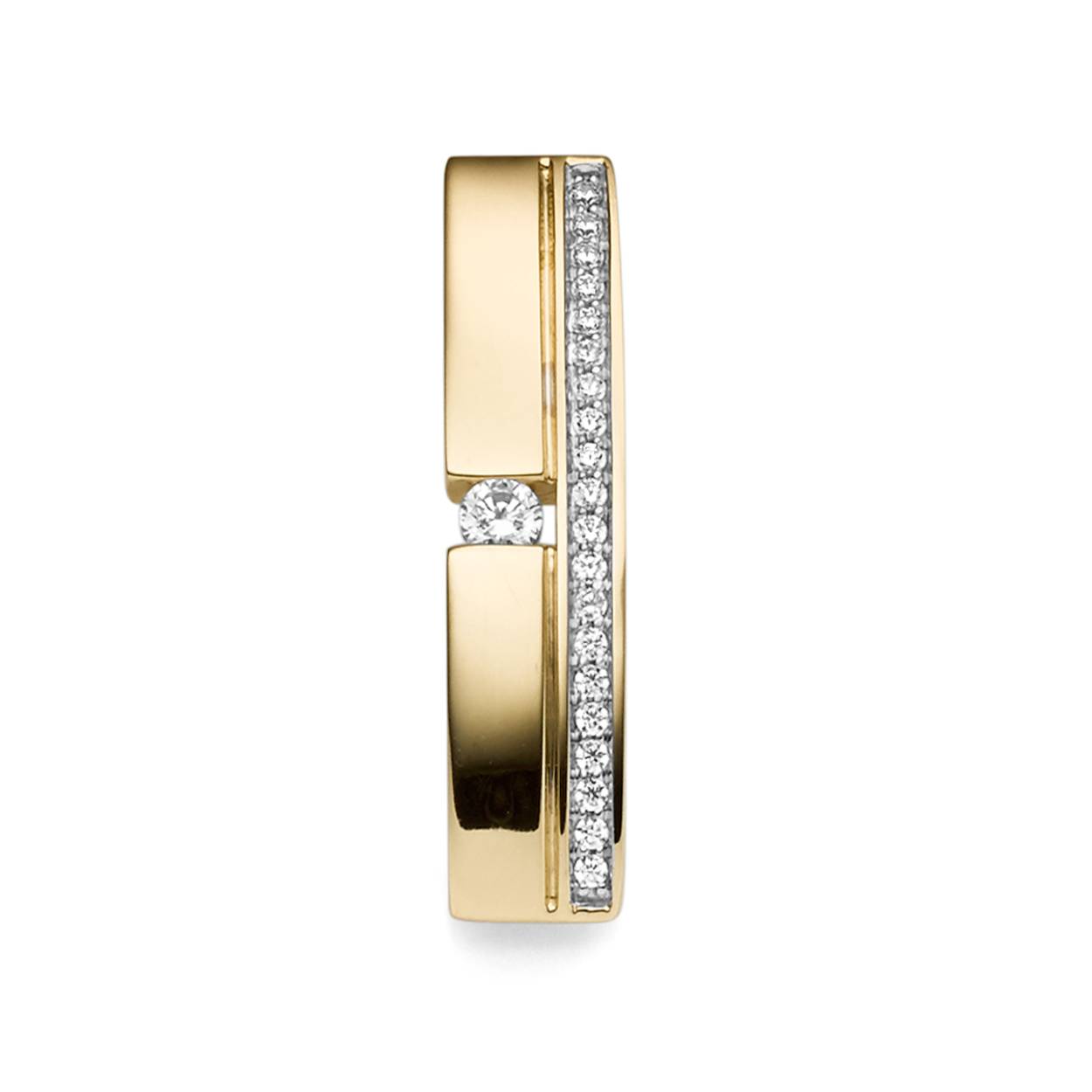 14krt geelgouden hanger met diamant 1-0,06/20-0,11crt G SI. 

Tevens leverbaar bijpassende ring en oorsieraden.