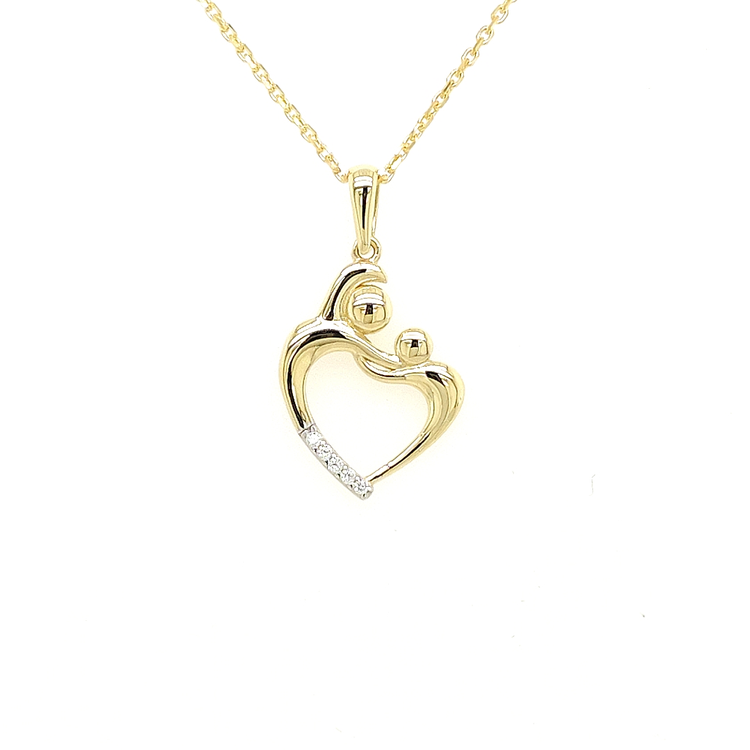 Deze geel gouden hanger is heel bijzonder, want deze is zo ontworpen dat er twee mensen verwerkt zijn in het hart die elkaar vasthouden. Een hart heeft altijd al een speciale betekenis, maar dit ontwerp is toch wel net iets specialer. De 5 Briljant geslepen zirkonia steentjes maken deze hanger helemaal compleet.

Note: het kettinkje hoort niet bij de hanger, deze is enkel gebruikt voor de foto.