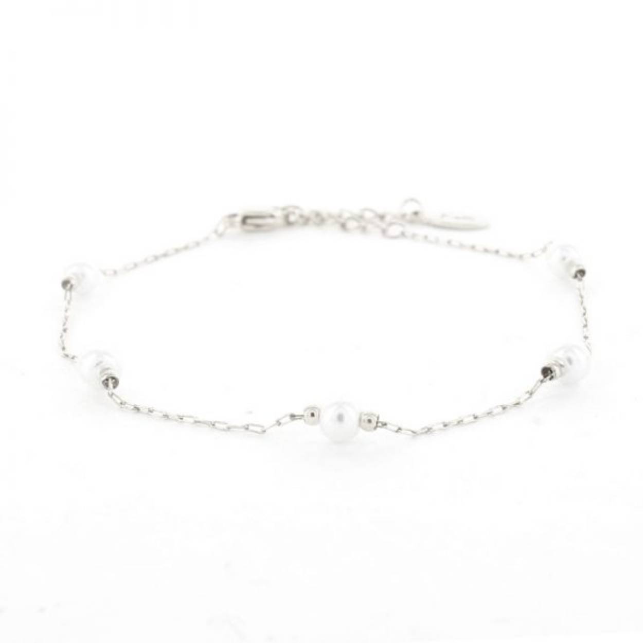 Schakelarmband met element gemaakt van edelstaal.