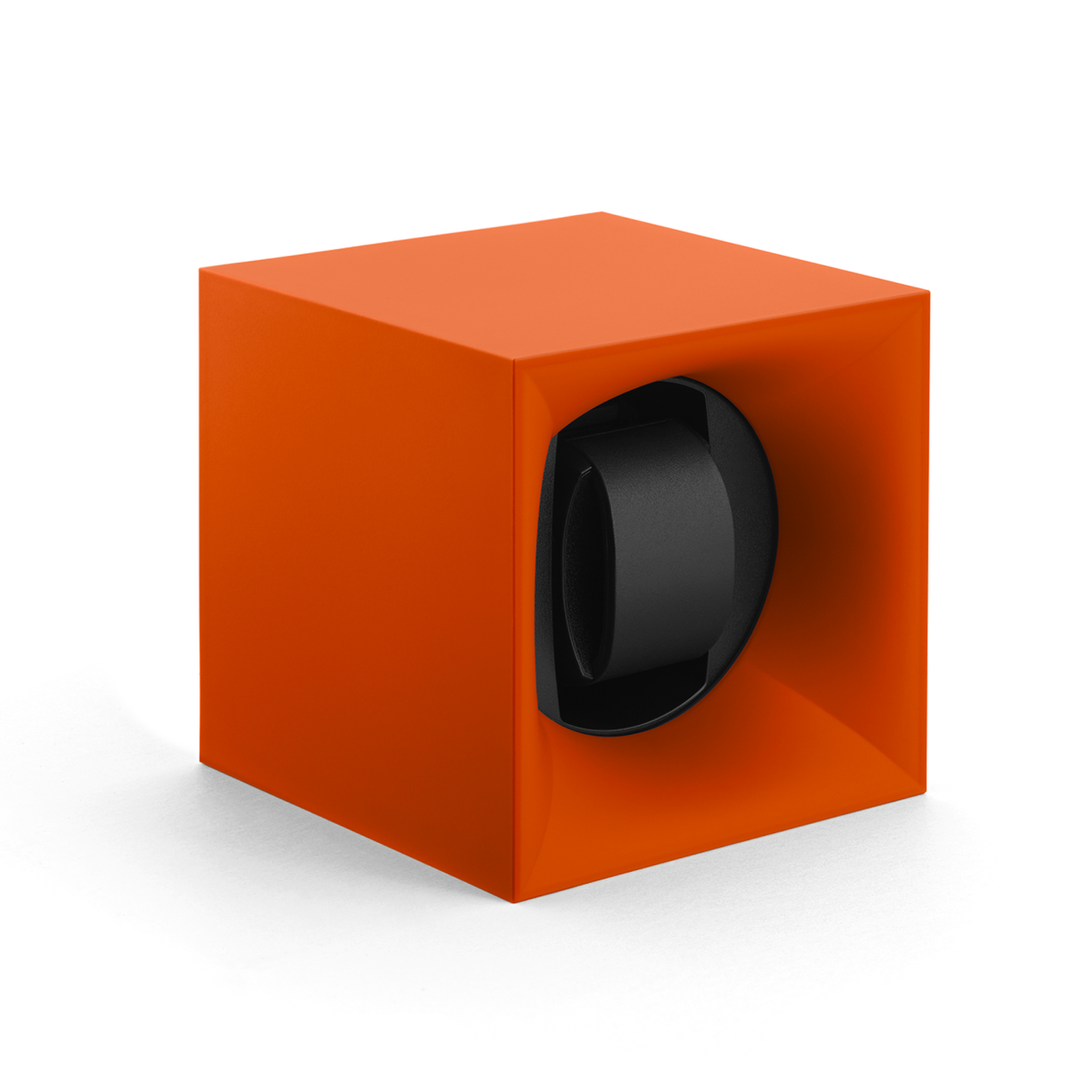De watchwinders van het Startbox assortiment van SwissKubik gebruiken frisse kleuren en moderne, verfijnde lijnen. Deze watchwinders zijn tot het uiterste vereenvoudigd en brengen de essentiële elementen van de expertise van het merk samen. Door hun Soft Touch oppervlak voelen ze ongelooflijk zacht aan.