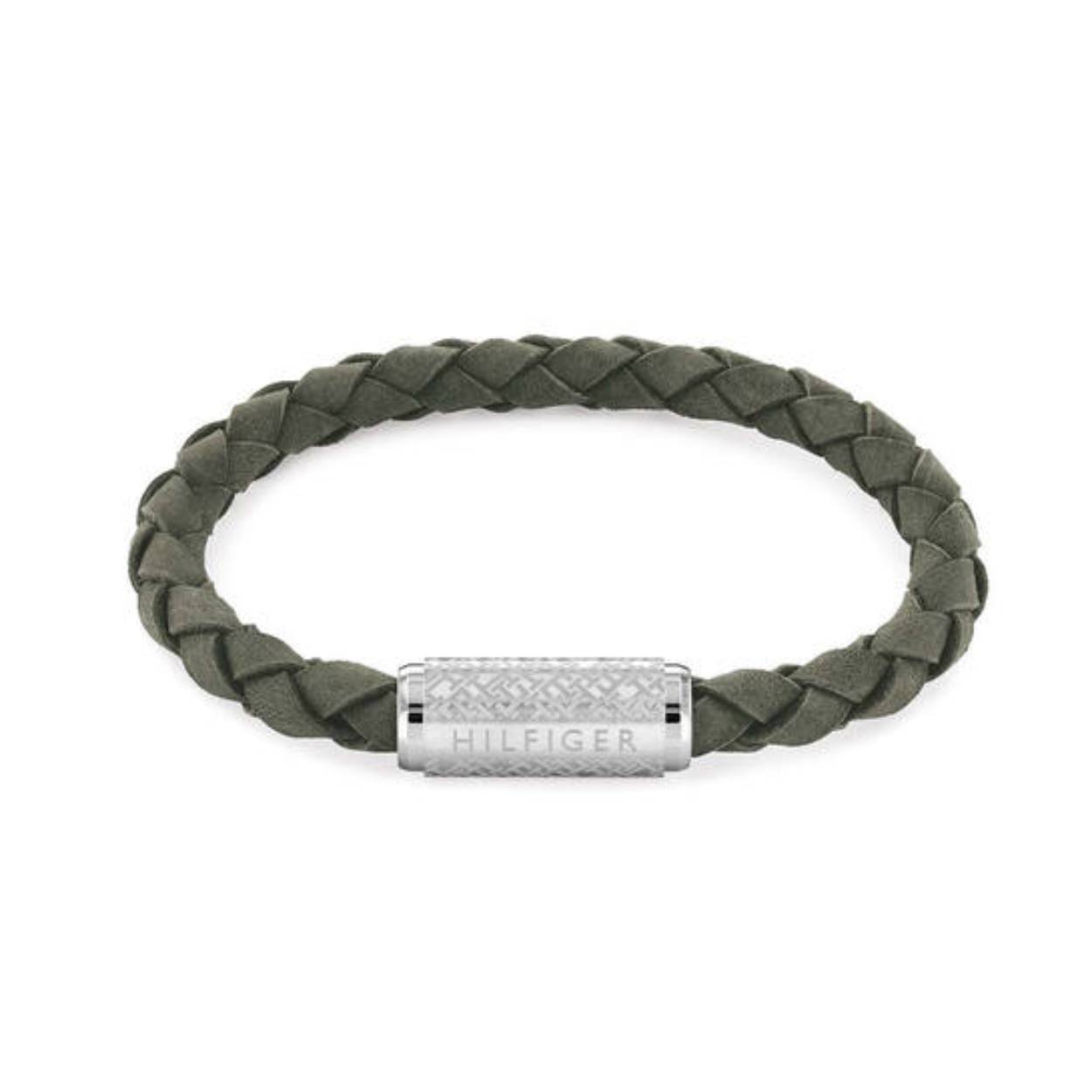 Tommy Hilfiger Jewels TJ2790481 Armband Heren Groen
Deze unieke armband van Tommy Hilfiger uit de jewelry serie met nr: TJ2790481 is een stoer en chique model. De herenarmband is gemaakt van leer met in het midden een stalen tussenstuk met daarop het Tommy logo. De armband heeft een magnetische verstelbare sluiting en een totale lengte van 19cm.

Het merk:
Tommy Hilfiger is wereldwijd één van de grootste designer lifestyle merken en is internationaal bekend om haar classic American cool stijl. De sieraden zijn voor dames en heren met een eigen stijl, die niet bang zijn om dit aan de wereld te laten zien.

Specificaties:
- Artikelnr: TJ2790481
- Groene armband
- Materiaal: leer
- Lengte: 19cm
- Heren sieraad