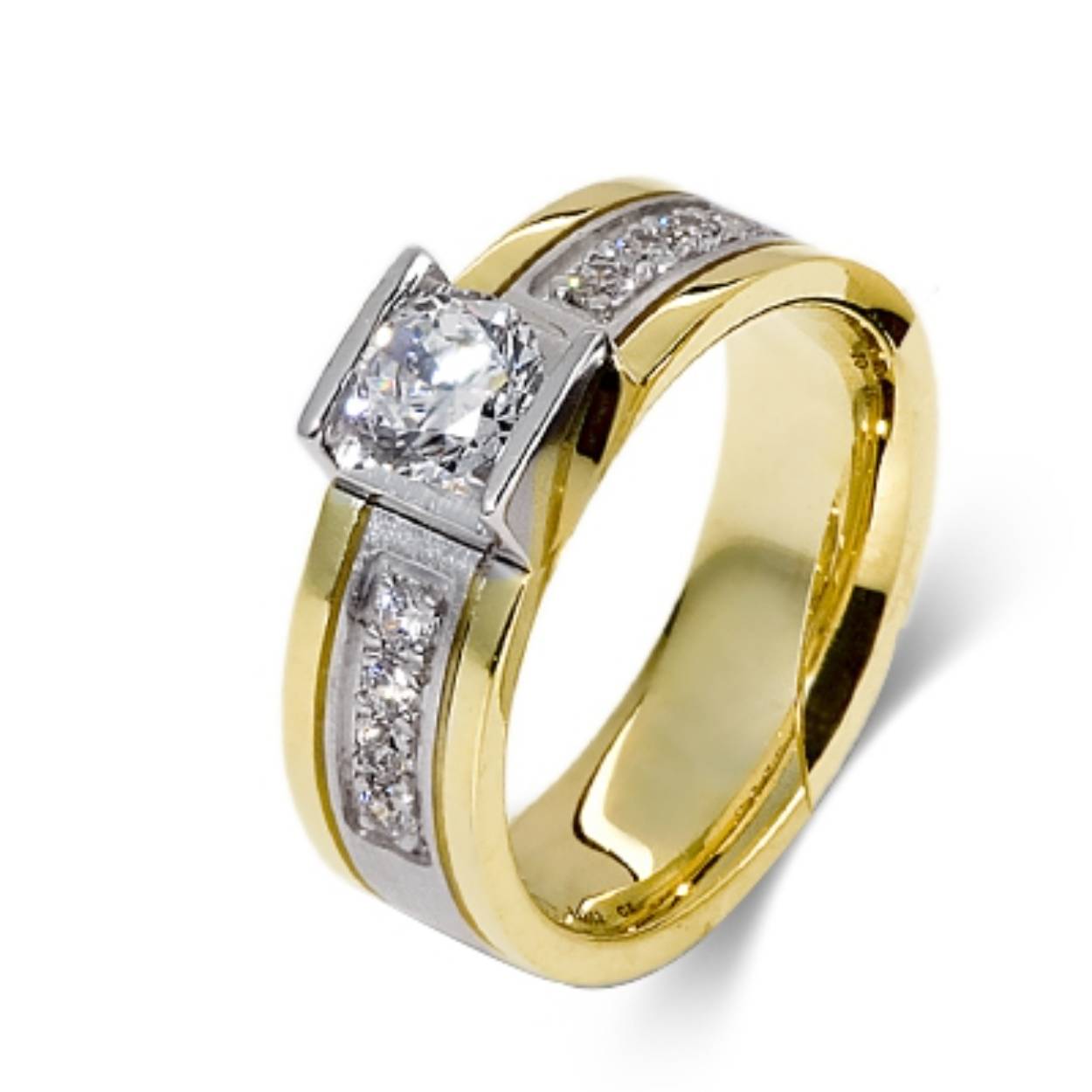 585 bicolor trouwringen, geel/witgoud. 7 mm breed, galnzend. De damesring is gezet met totaal 0.99ct briljant 9 steens