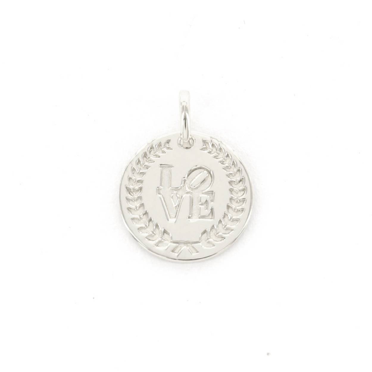 Voor deze hanger heb je een Imotionals ketting nodig. Imotionals kettingen hebben een klein oogje dat door de hanger past.

De collectie hangers en bedels van Imotionals bestaan uit initialen en symbolen. Kies je collier en bedel(s) naar keuze en creëer zo je gepersonaliseerde Necklace.  Je schuif de bedel aan het collier, de lengte kun je zelf bepalen, en hoe leuk is is om 2 of 3 lengtes samen te dragen. Creëer your own Necklace Party.

Imotionals is een zilveren sieradenlijn bestaande uit dunne colliers en hangertjes, het laatste in de vorm van initialen en symbolen. waarmee je door middel van colliers, initialen en symbolen expressie geeft aan jou gevoelens of gedachten.

Een letter sieraad zorgt ervoor dat je jouw look een persoonlijke touch kan geven. Kies voor je eigen letter of de letter van je beste vriendin, vriend, moeder of iemand anders die je dierbaar is. Je kunt er zelfs een hele naam aan hangen, met bijvoorbeeld een hartje of sterretje symbool voor extra betekenis. Ook mega leuk om te geven als cadeautje. Get it before it's gone!