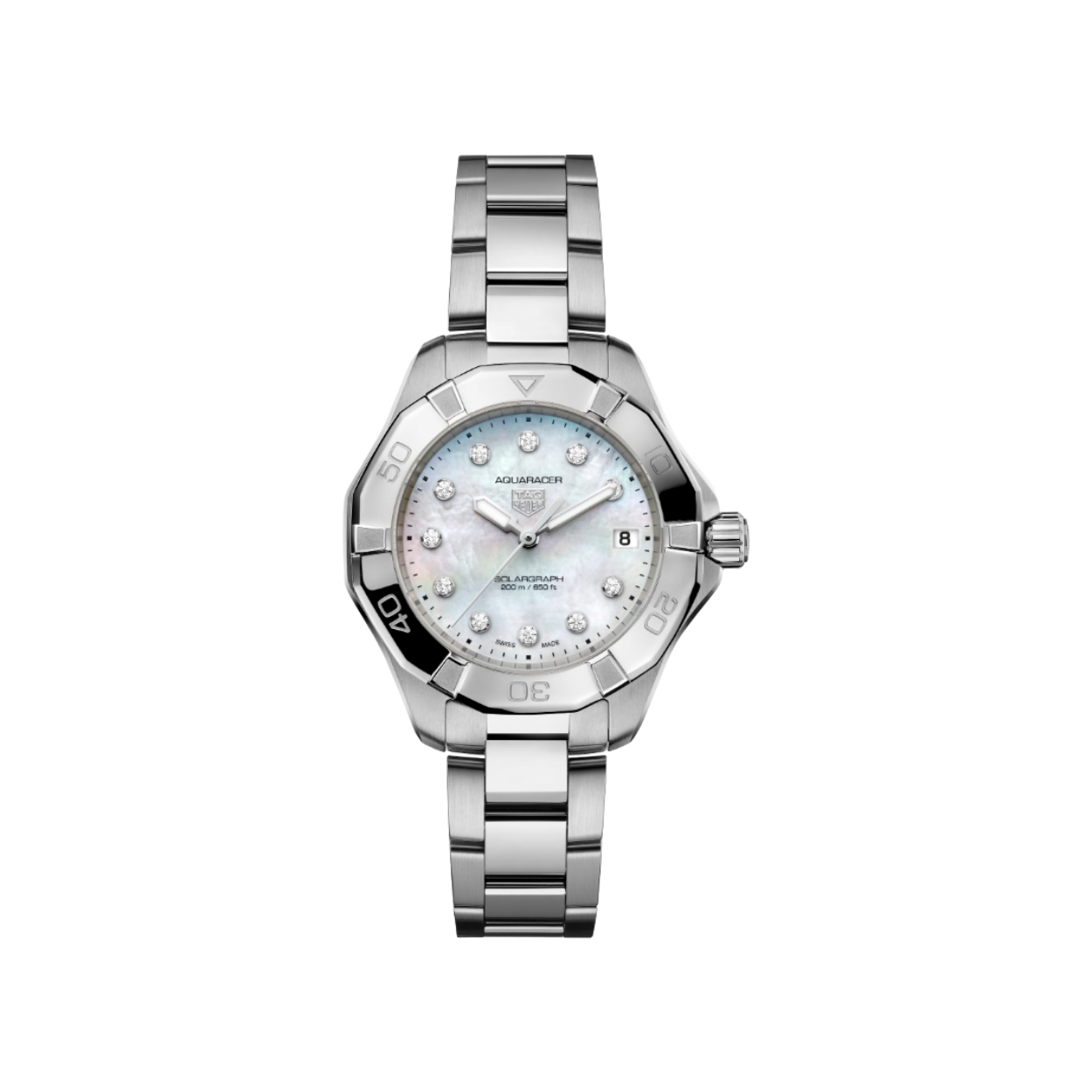 Dit TAG Heuer horloge behoort tot de Aquaracer Professional 200 Solargraph collectie.
Referentienummer: WBP1313.BA0005

Verhoog uw elegantie met deze TAG Heuer Aquaracer Professional 200 Solargraph, een samensmelting van kostbare materialen en robuuste functionaliteit. Dit horloge is ontworpen voor de moderne avonturier en is uw luxueuze metgezel op elke reis en uitgerust met ons Solargraph-uurwerk.

De parelmoeren wijzerplaat is versierd met elf kostbare diamanten van samen 0,155ct. Dit voegt een vleugje weelde toe aan dit al fascinerende ethestiek. 

De combinatie van de ultrabestendige stalen 34mm kast en de stalen unidirectionele bezel met een schaal van 60 minuten is voorzien van de opnieuw ontworpen bezelruiters van het Maison.

Uw TAG Heuer is 24 maanden na aankoop beschermd onder fabricagegarantie. Door het horloge te registreren op MyTAGHeuer kunt u deze garantieperiode met nog eens 3 extra jaar verlengen!