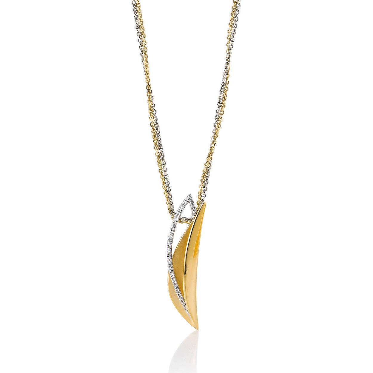 Hanger is exclusief collier.