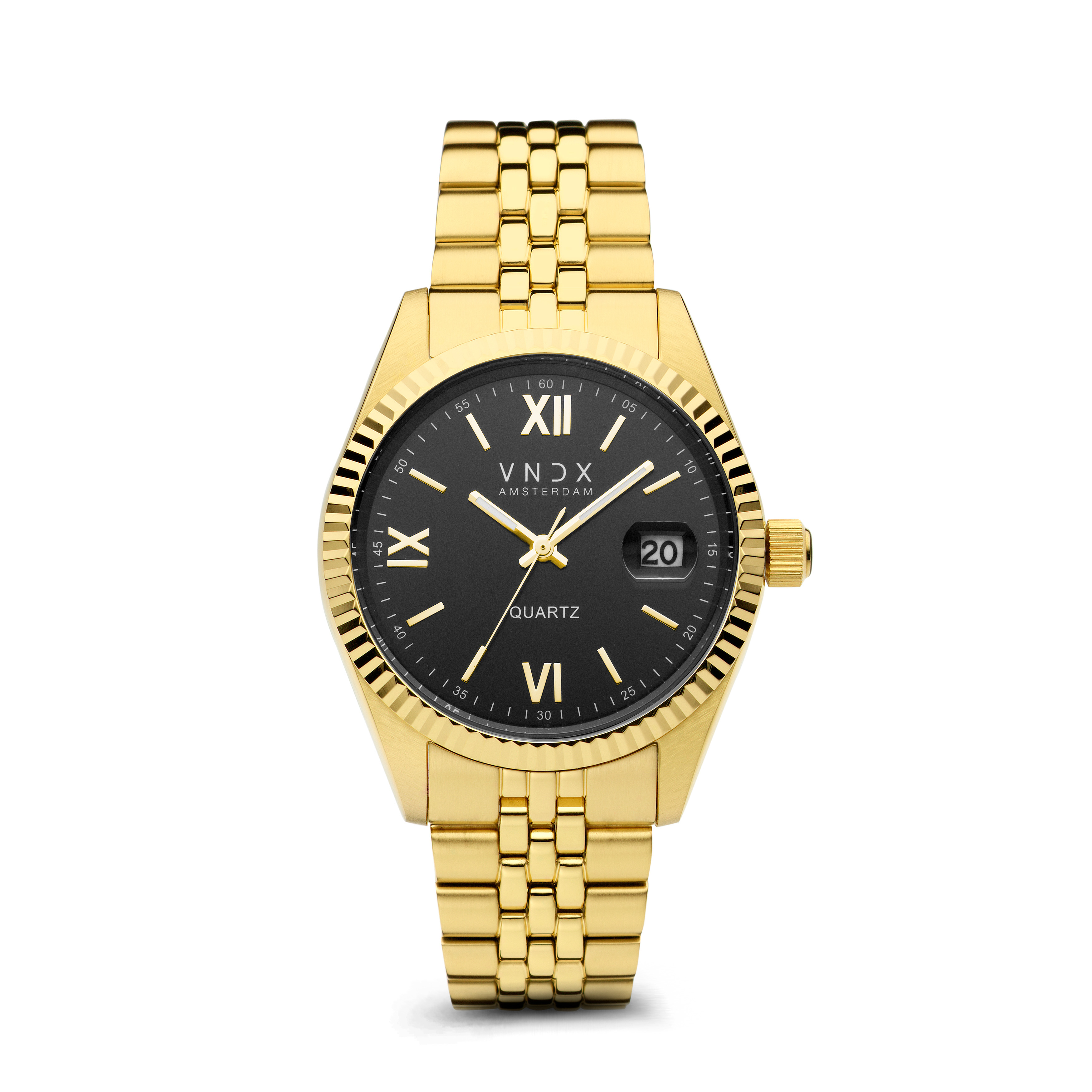 Ga waar je heen wilt, deze Dare Devil zal je brengen. Met dit stijlvolle gouden horloge ben je klaar om de wereld te veroveren. Voel het stevige staal om je pols, en verwonder je over de fijne Swarovski steentjes op de wijzerplaat. The Devil is in the details, ook met dit horloge. Never too late.