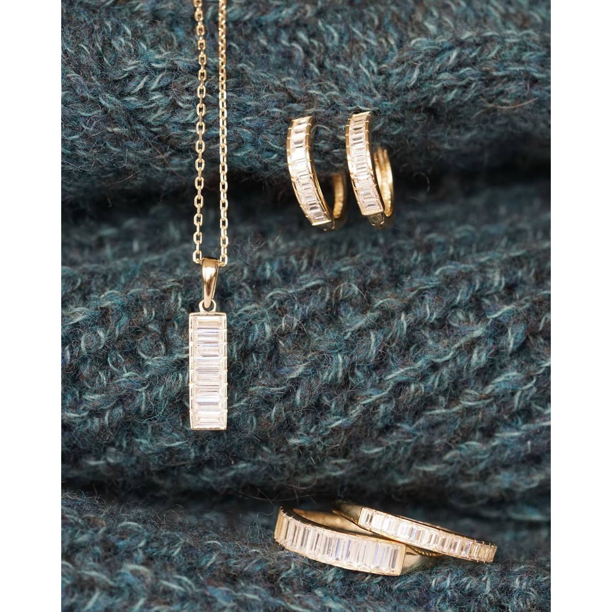 Deze ring is van het merk Swing Jewels. Het is een damessieraad gemaakt van goud, 14 karaat, (legering: 0.585). De ring is  van kleur.
De verdere specificaties van de ring zijn als volgt:
Lengte (mm): 56