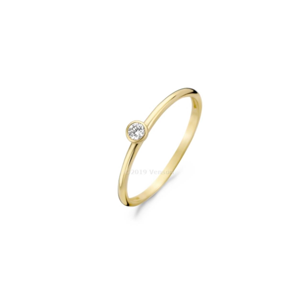 De Blush Ring 1198YZI, modelnummer 1198YZI-56, is een prachtige gouden ring. Perfect om elegantie toe te voegen aan elke outfit. Draag het solo voor een verfijnde look, of combineer met andere ringen voor een speelse stacking-stijl. Ideaal voor feestelijke gelegenheden of dagelijks gebruik. Laat de glans van goud jouw persoonlijkheid stralen.