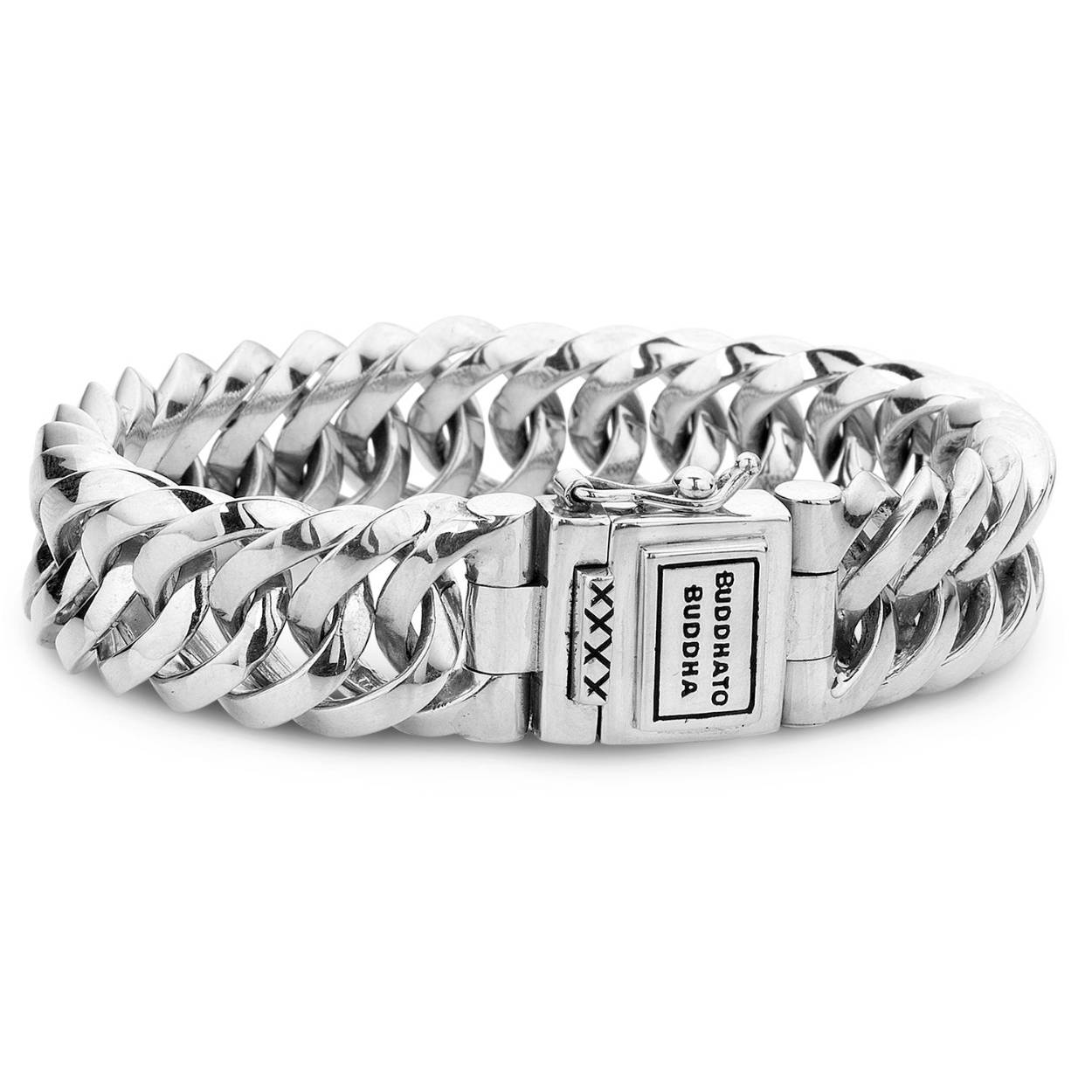 De Chain Small armband is een echte bestseller op basis van de Chain schakel en staat bekend om zijn opvallend gevormde zilveren schakels. De Chain Small armband is kleiner dan de Chain Big armband, maar groter dan de Chain XS armband. Handgemaakt en tijdloos, de sterling zilveren armband kan perfect worden gecombineerd met andere sieraden uit de Chain familie, bijvoorbeeld de Chain ring of oorbellen.