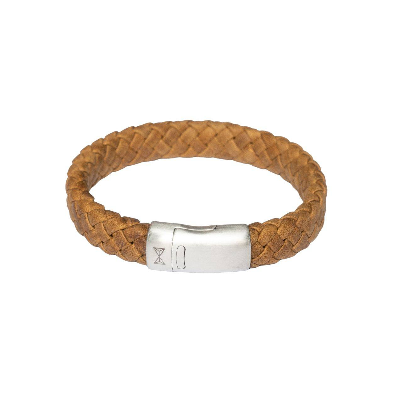 Uit de lijn Adventure: Armband van gevlochten leer met een brushed steel slot. Materiaal sluiting: edelstaal Maat: 21.0 cm. Verkrijgbaar in meerdere maten.
