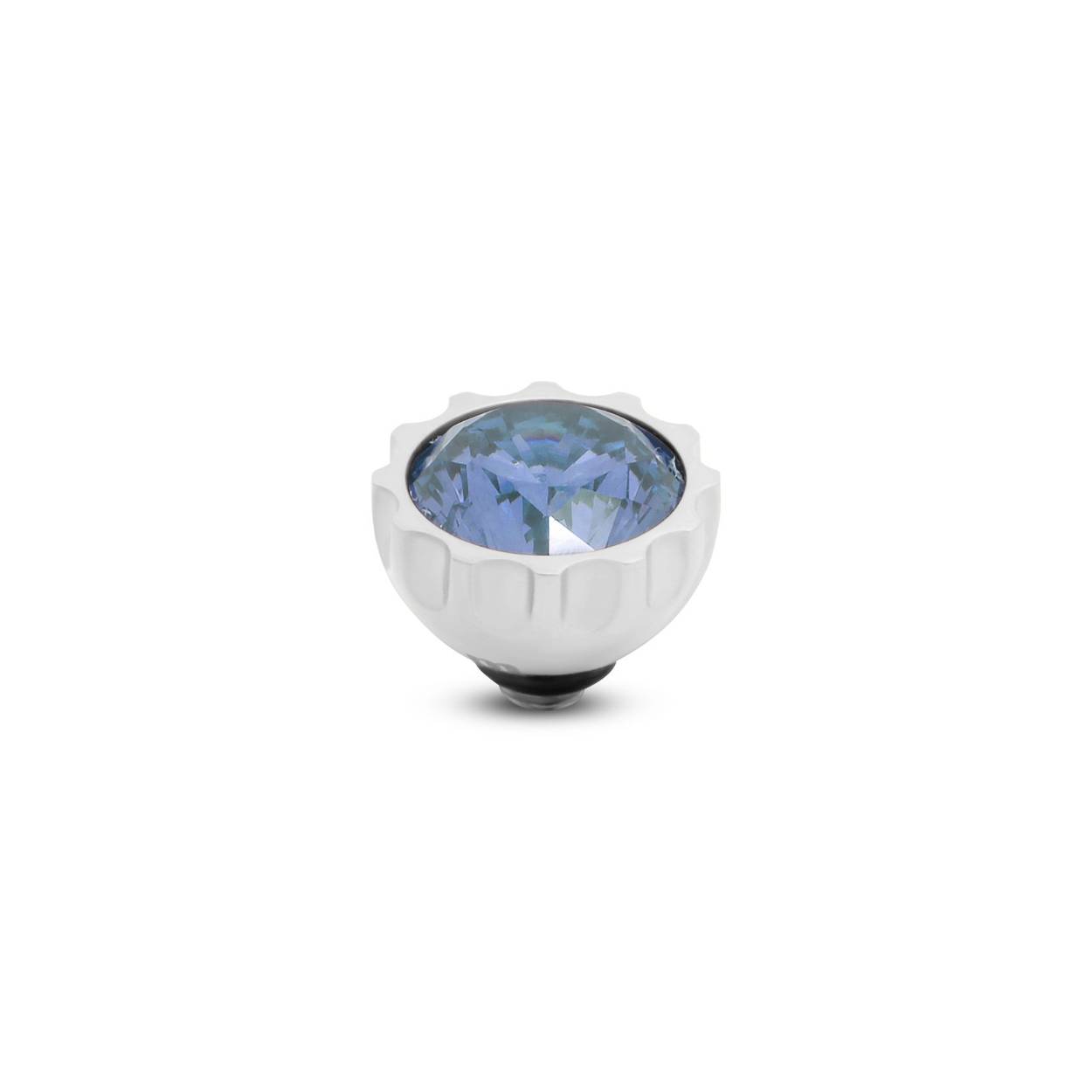 Het Melano Twisted Sun CZ steentje is een klein zonnig steentje. De zirkonia steelt écht de show in dit design door de smalle rand van edelstaal. Het steentje is verkrijgbaar is zes verschillende kleurtjes, waardoor je zelfs tijdens de donkere najaarsdagen een stralend zonnetje bij je kunt dragen. Het Sun CZ steentje is 9 mm breed en is verkrijgbaar in een zilver-, rose goud- of goudkleurige plating. 

Alle steentjes uit de Melano Twisted collectie zijn verwisselbaar en passen op alle Twisted sieraden.