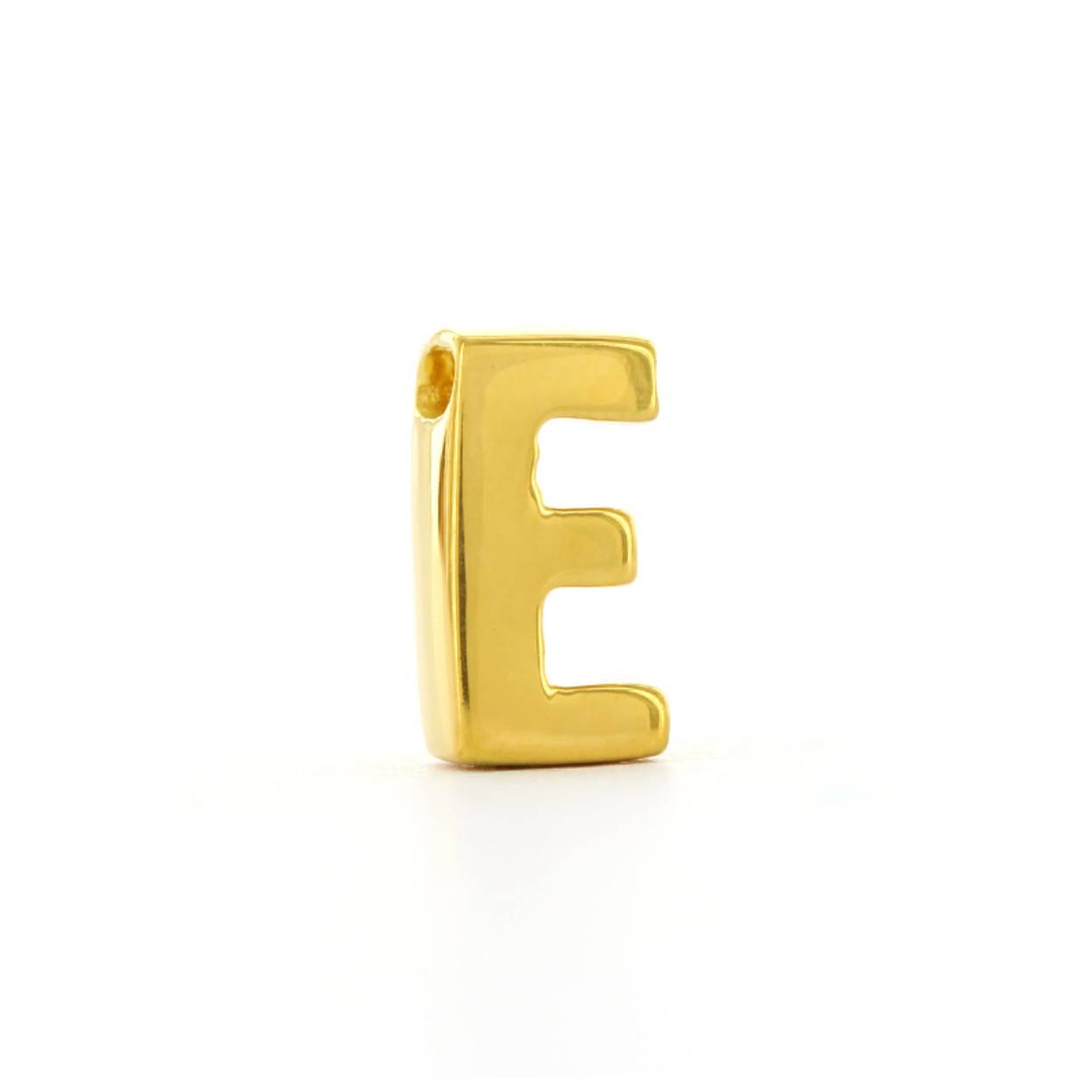 Voor deze hanger heb je een Imotionals ketting nodig. Imotionals kettingen hebben een klein oogje dat door de hanger past.

De collectie hangers en bedels van Imotionals bestaan uit initialen en symbolen. Kies je collier en bedel(s) naar keuze en creëer zo je gepersonaliseerde Necklace.  Je schuif de bedel aan het collier, de lengte kun je zelf bepalen, en hoe leuk is is om 2 of 3 lengtes samen te dragen. Creëer your own Necklace Party.

Imotionals is een zilveren sieradenlijn bestaande uit dunne colliers en hangertjes, het laatste in de vorm van initialen en symbolen. waarmee je door middel van colliers, initialen en symbolen expressie geeft aan jou gevoelens of gedachten.

Een letter sieraad zorgt ervoor dat je jouw look een persoonlijke touch kan geven. Kies voor je eigen letter of de letter van je beste vriendin, vriend, moeder of iemand anders die je dierbaar is. Je kunt er zelfs een hele naam aan hangen, met bijvoorbeeld een hartje of sterretje symbool voor extra betekenis. Ook mega leuk om te geven als cadeautje. Get it before it's gone!